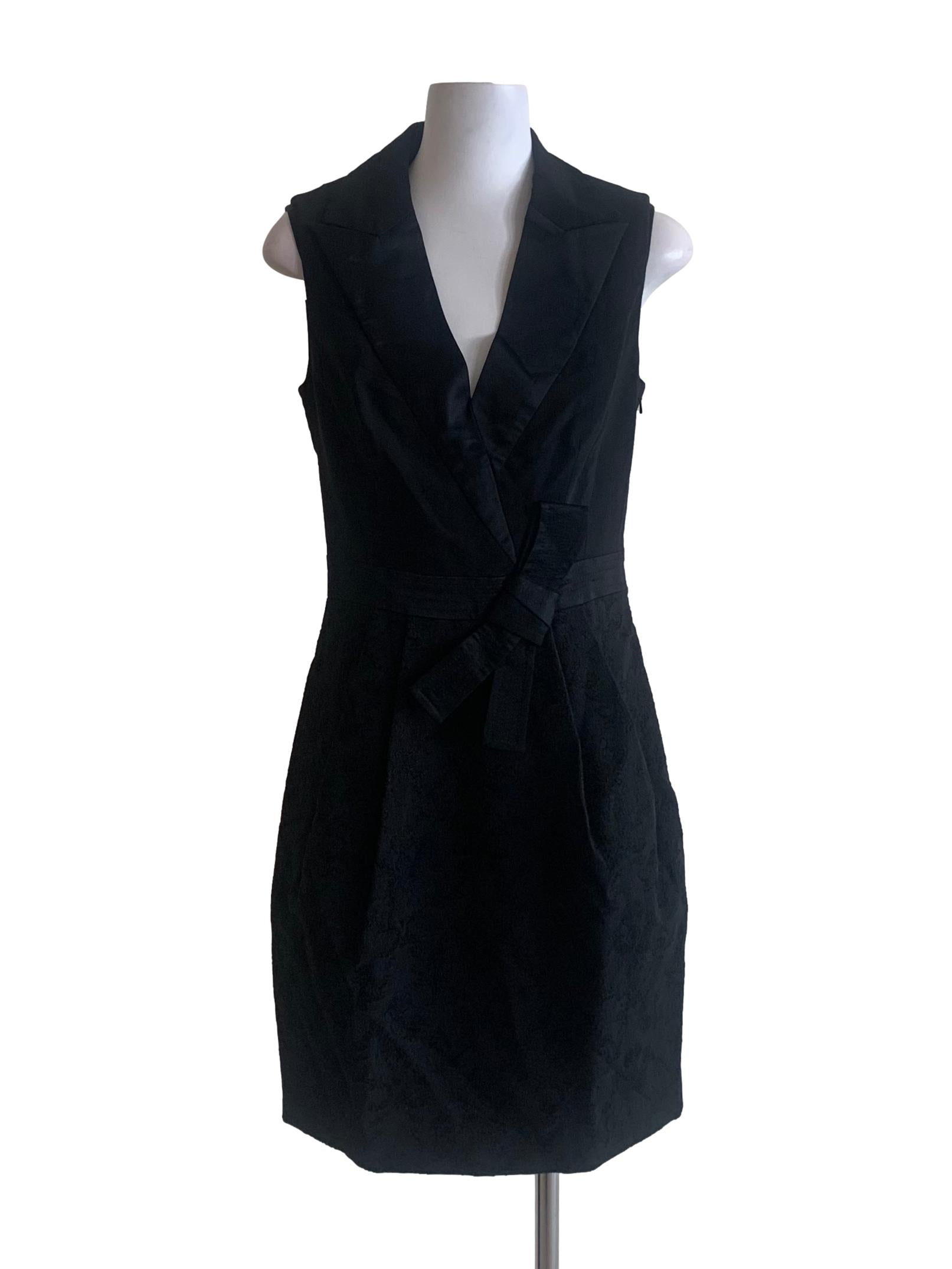 Karen Millen Ink Black Deep V Neck Sheath Dress | REFASH Karen Millen Ink Black Deep V Neck Sheath Dress | REFASH