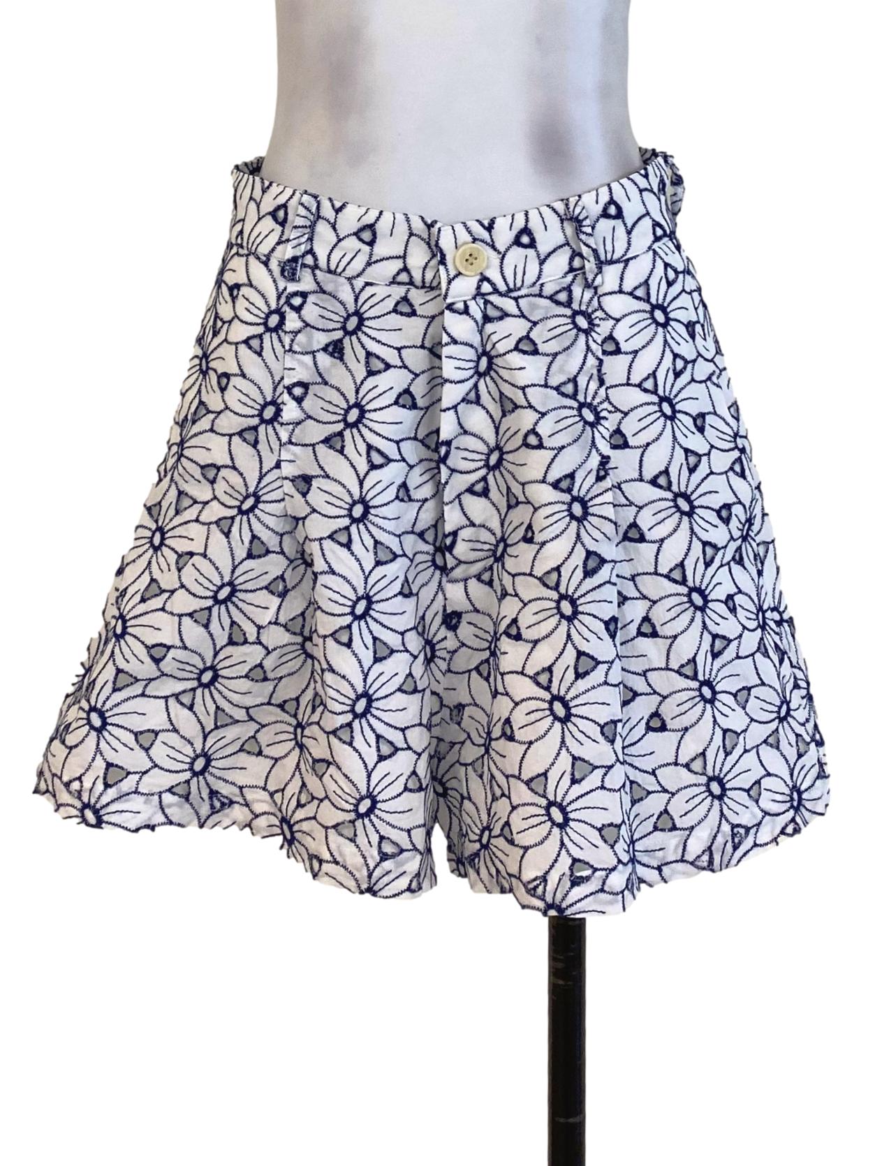 Fashmob White Blue Floral Embroidered Shorts | REFASH