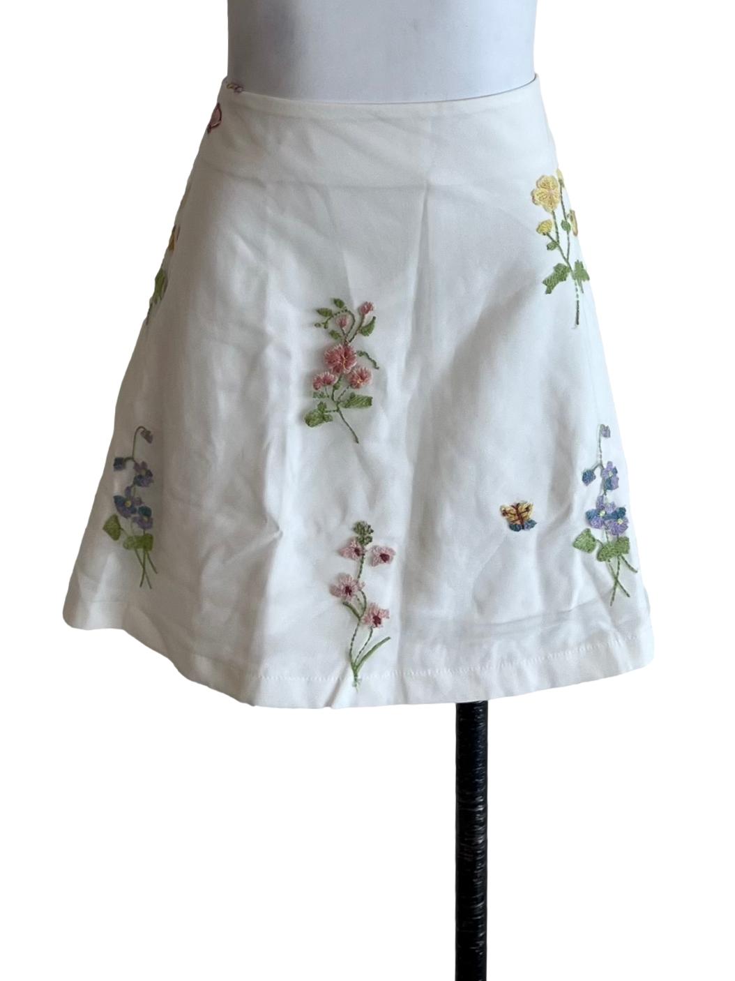 White Lace Floral Mini Skirt