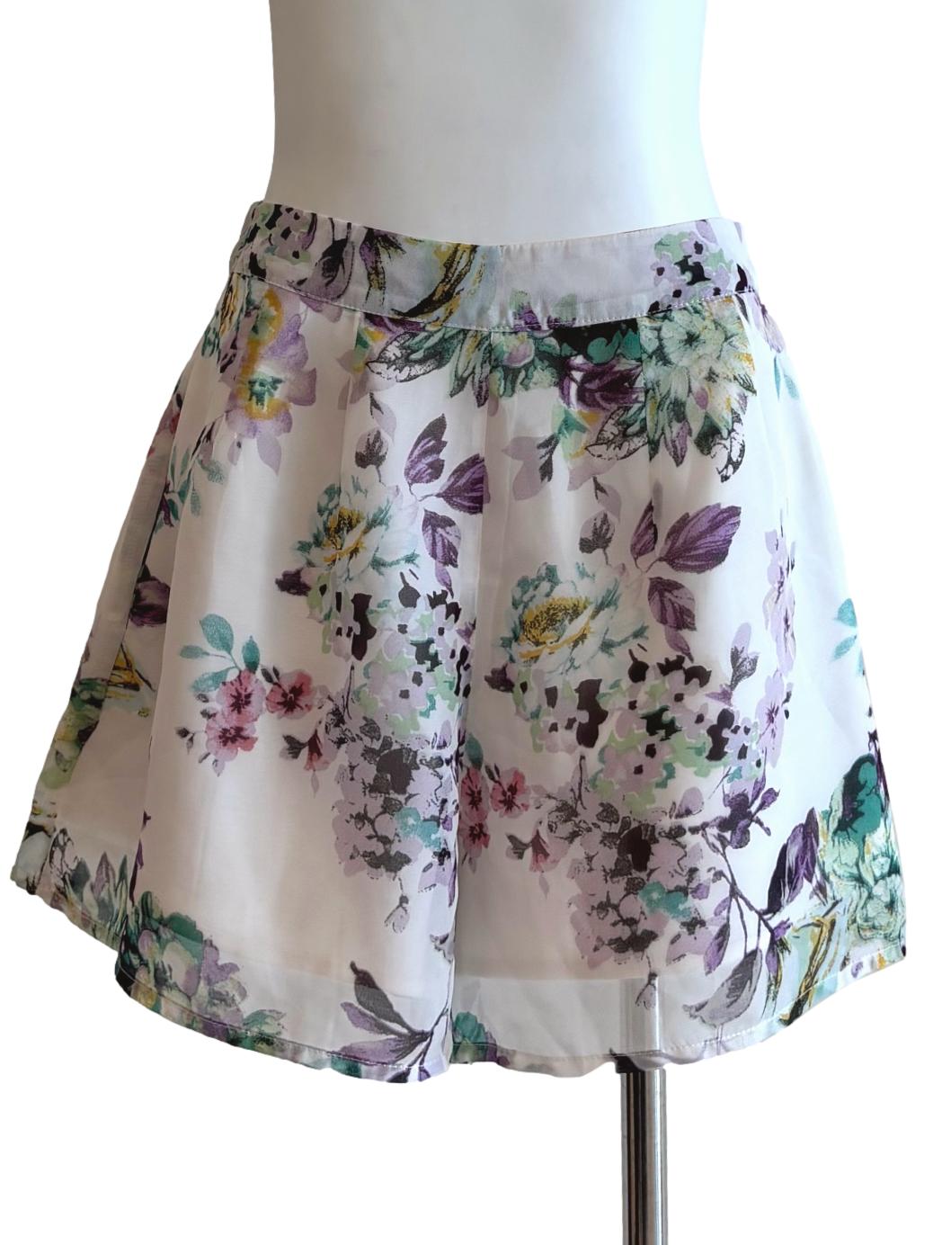 White Floral Relaxed Shorts TTR