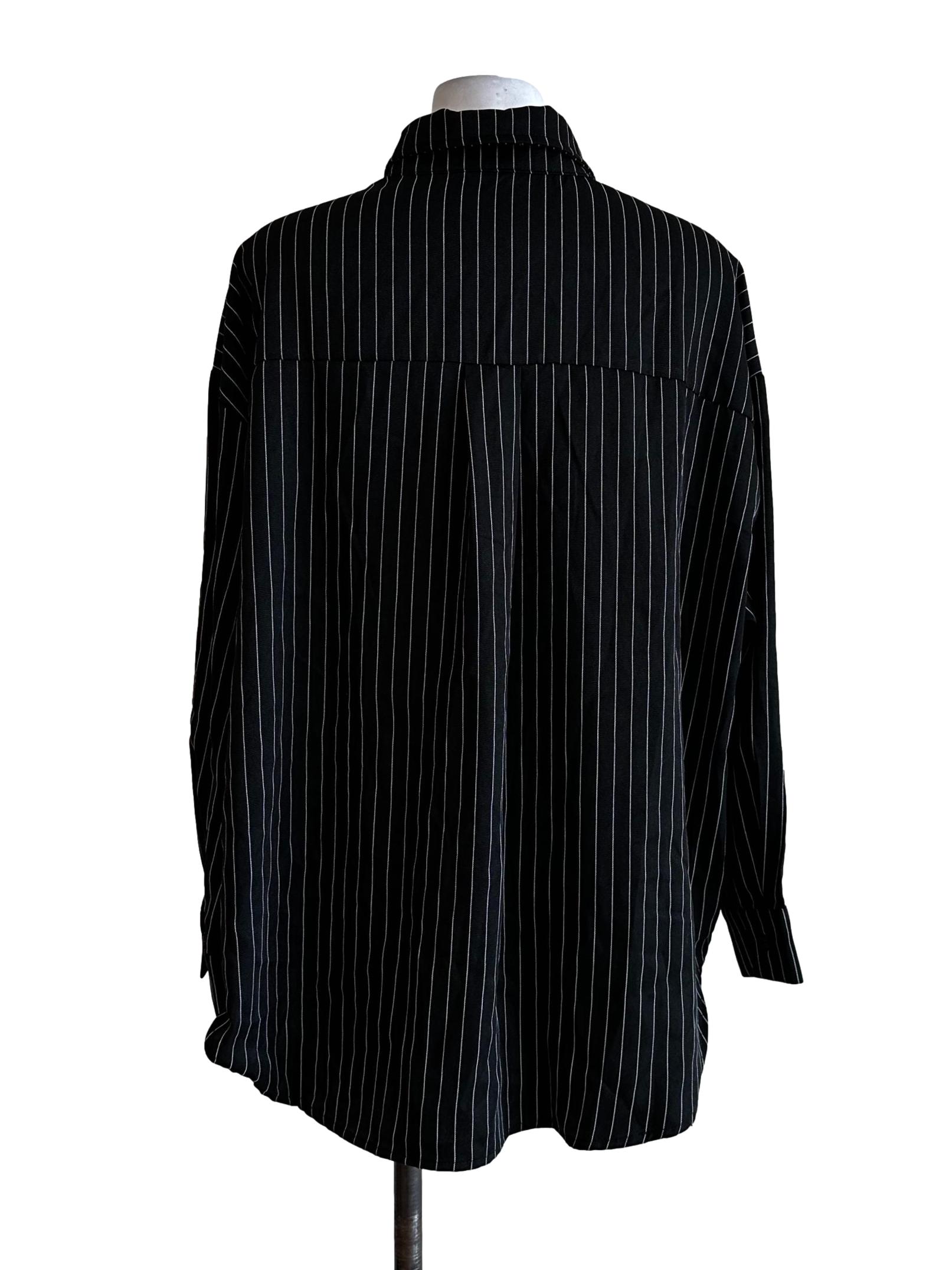 Black With White Stripes Pattern Collar Blouses