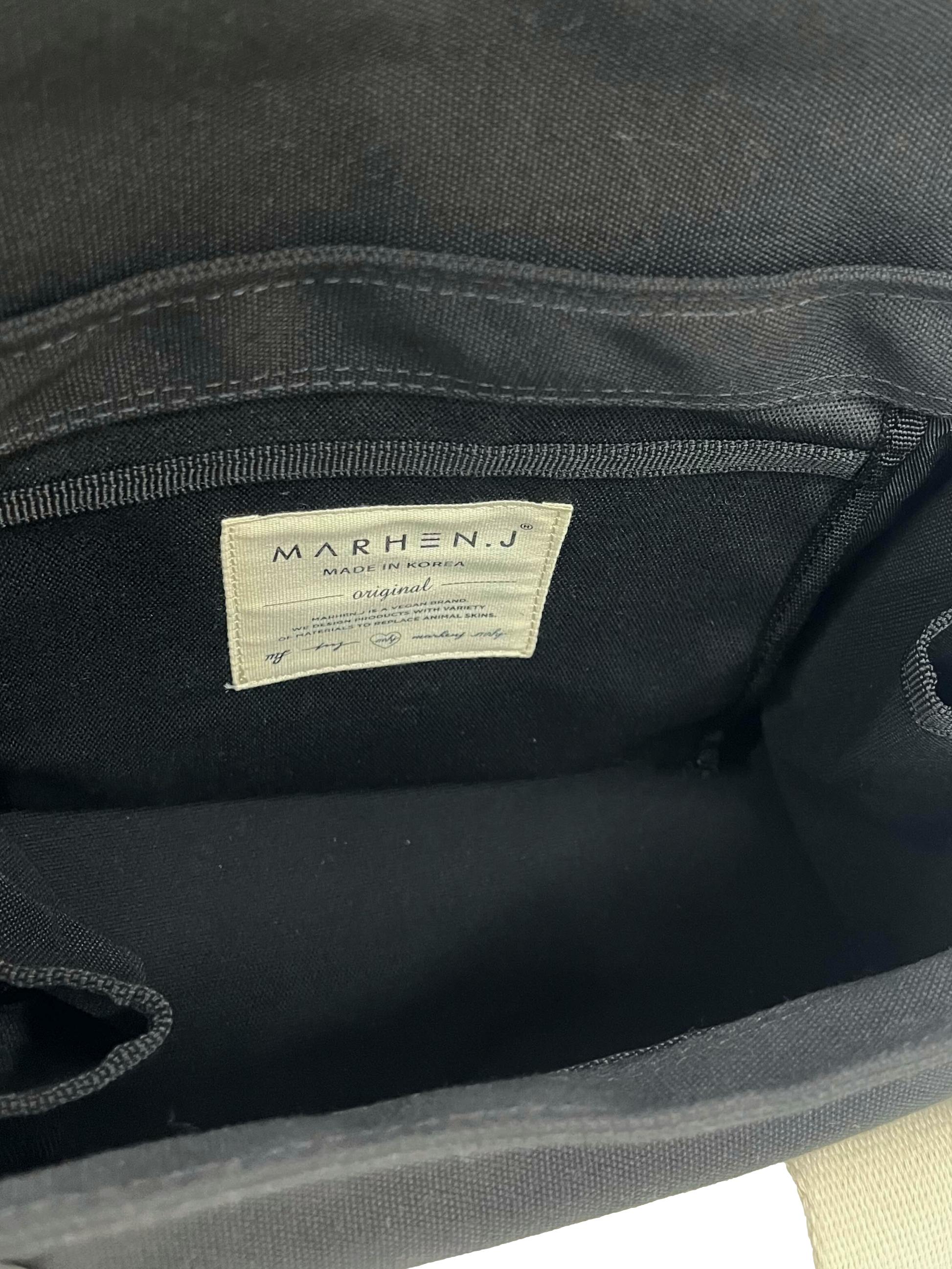 Black Crossbody Bag With Interchangable Straps