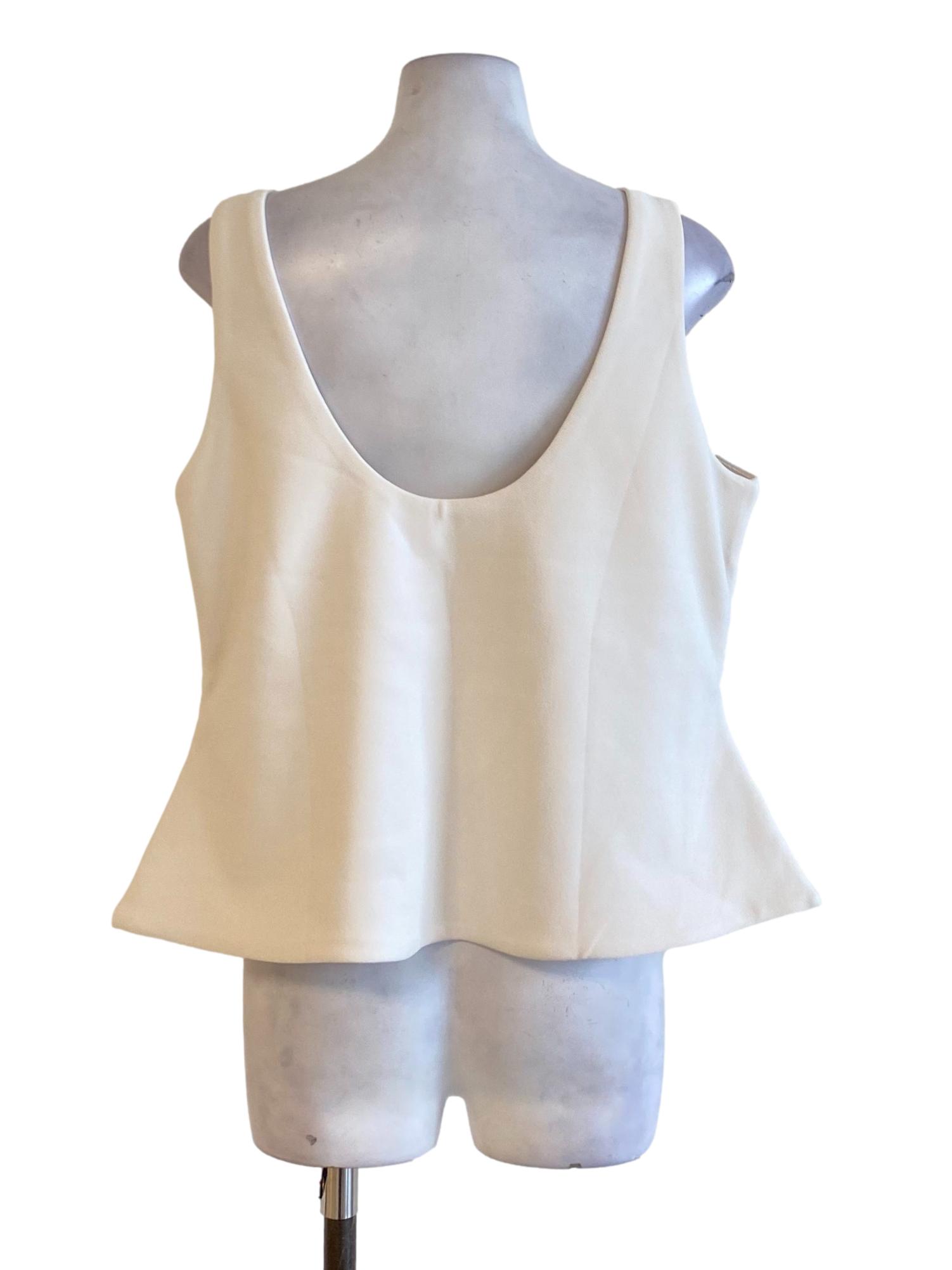 Daisy White Scoop Neck Cut Out Waist Sheath Cropped Top