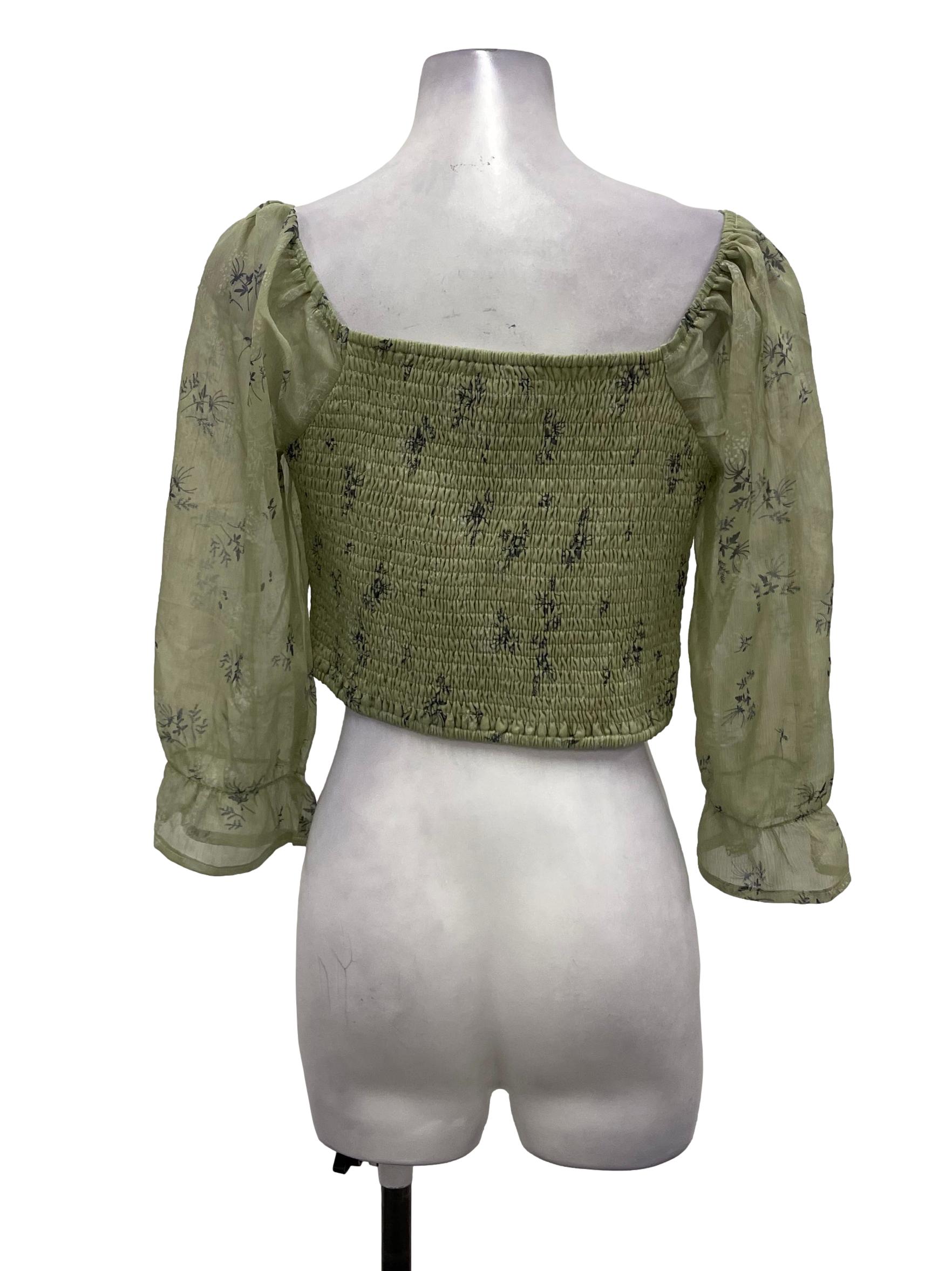 Hervelvetvase Sage Green Across Neck Floral Blouse