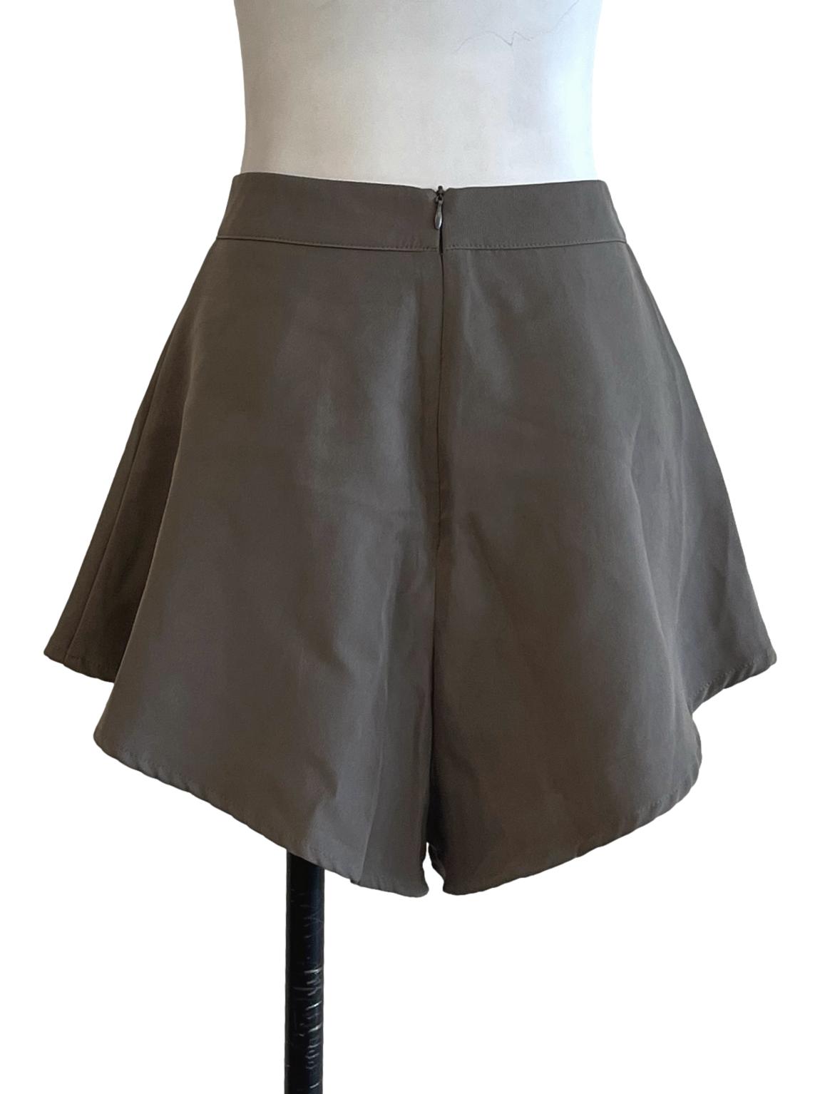 Tortilla Brown Boyfriend Shorts