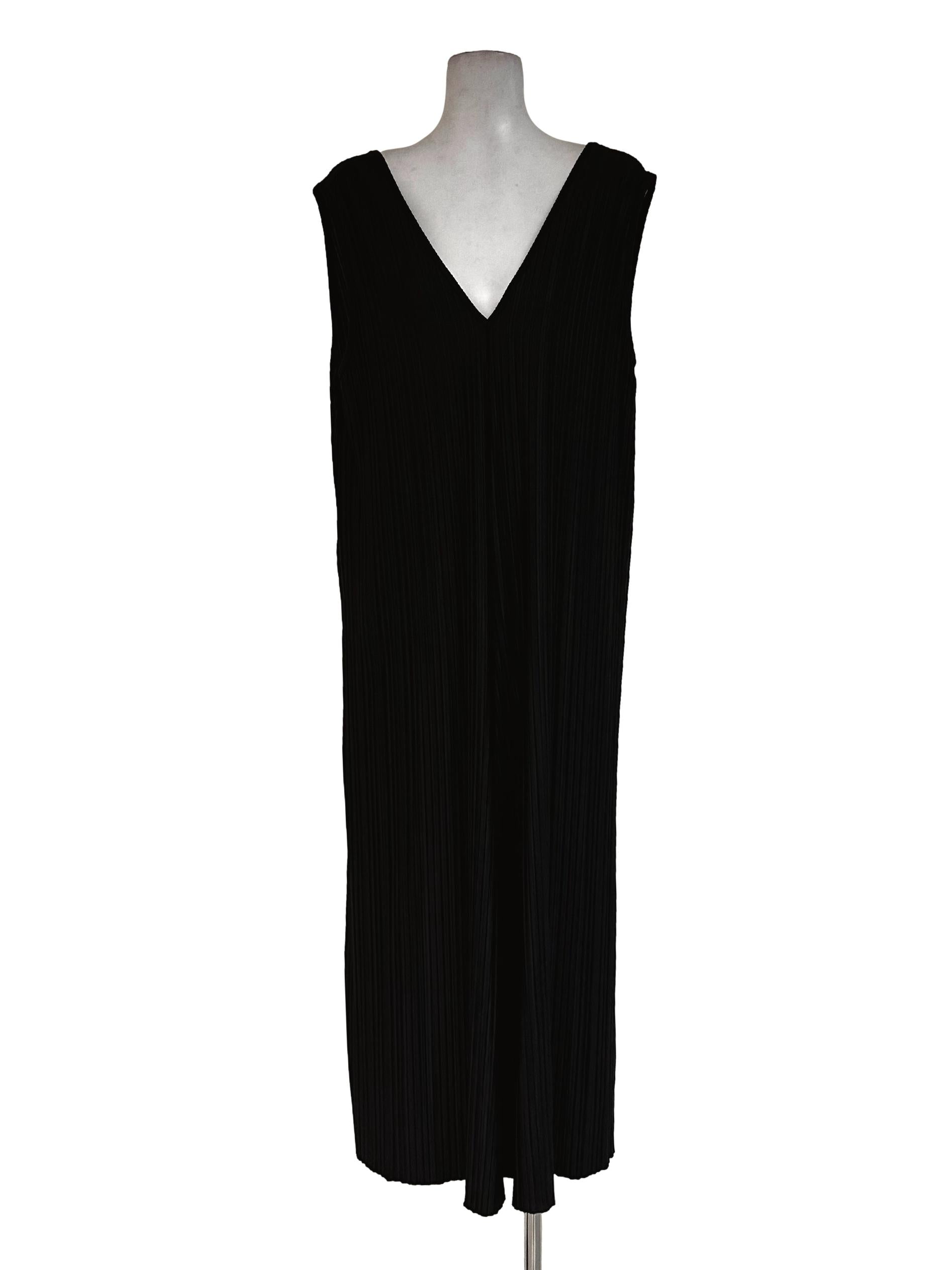 Black Pleated Sleeveless Jumpsuits