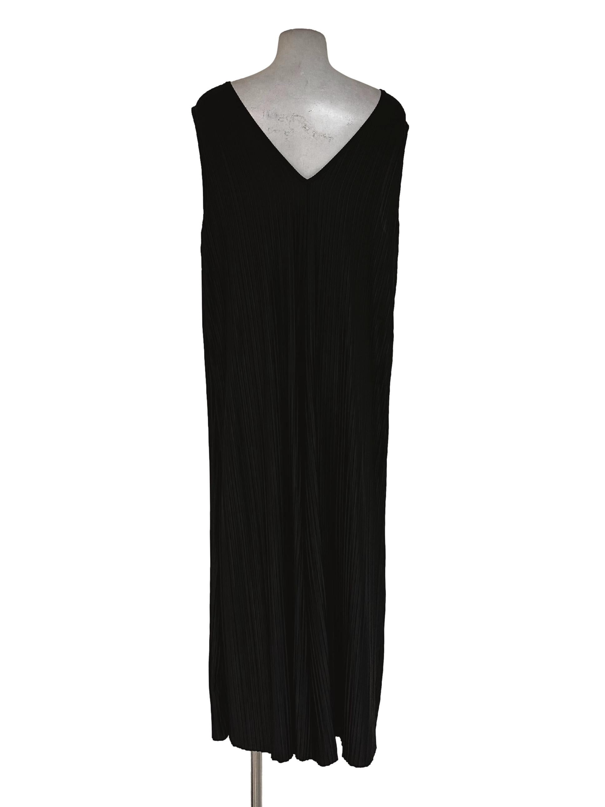 Black Pleated Sleeveless Jumpsuits