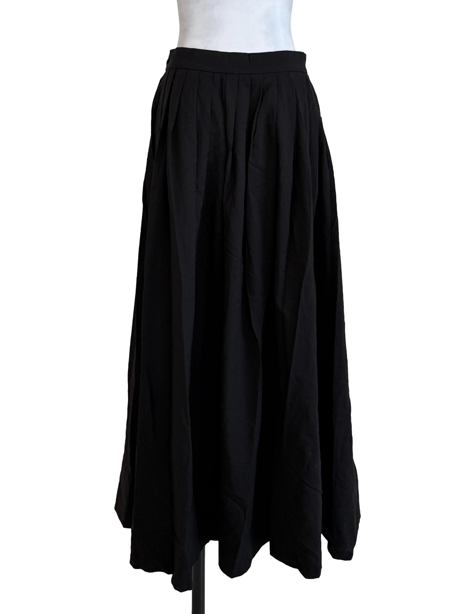 Black Pleated Waist Skirt