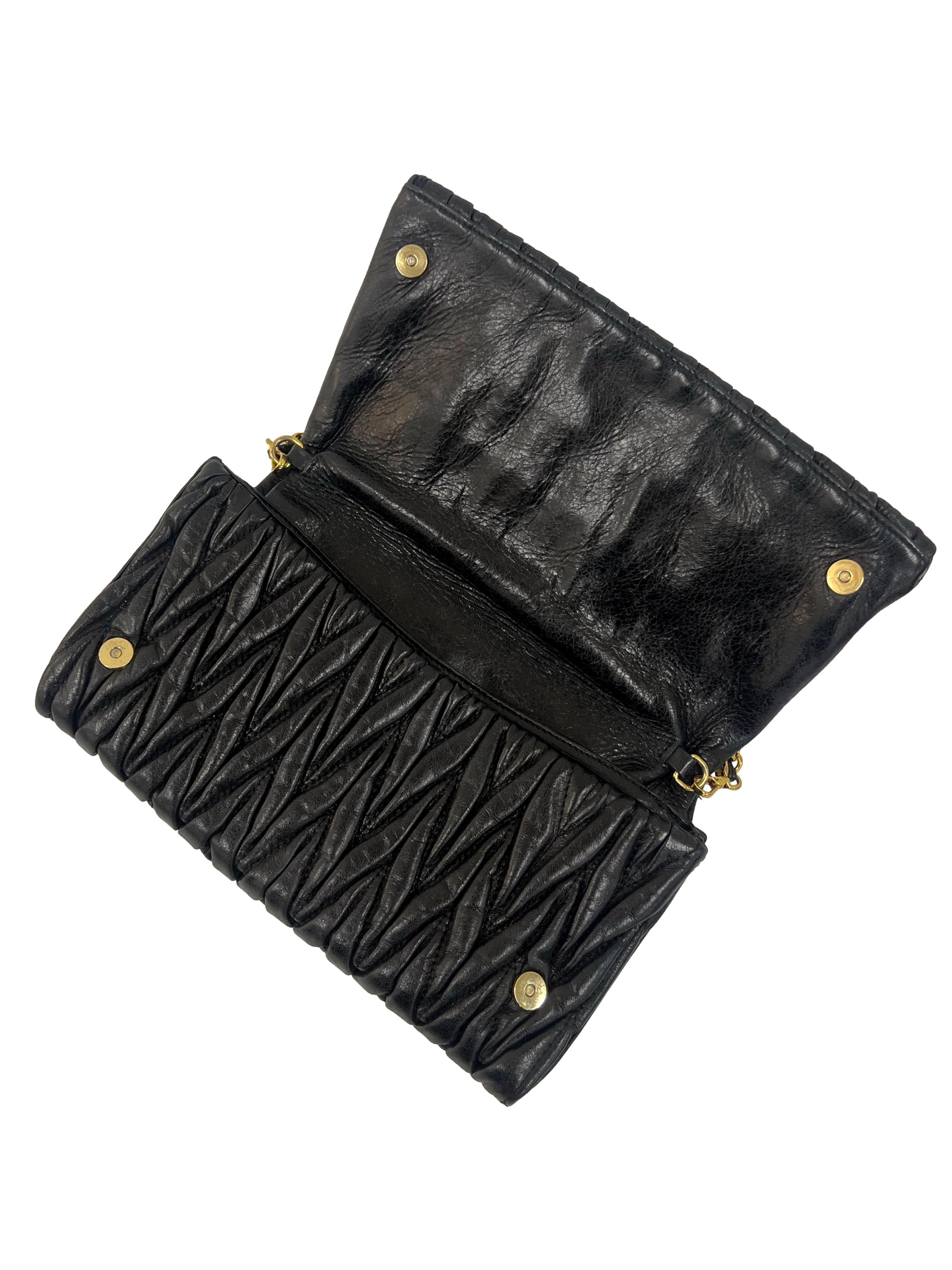 Black Matelasse With Gold Hardware Shoulder Bag Csn*