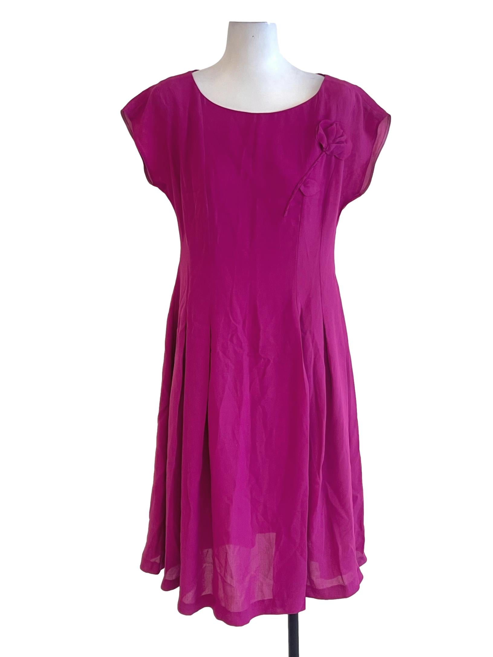 Magenta Butterfly Sleeved Shift Cored Dress