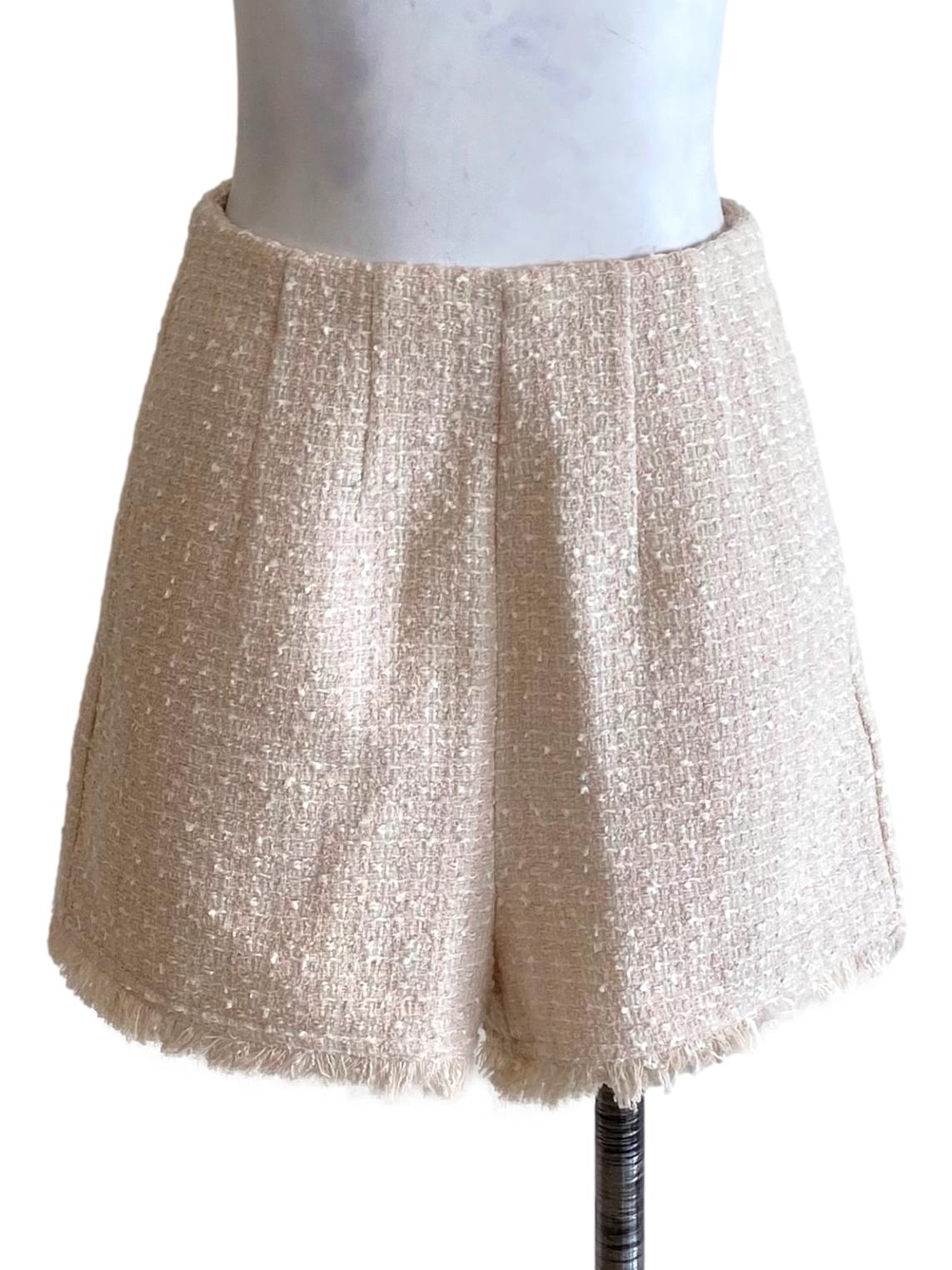 Egg Shell White With Soft Pink Pattern Shorts LB