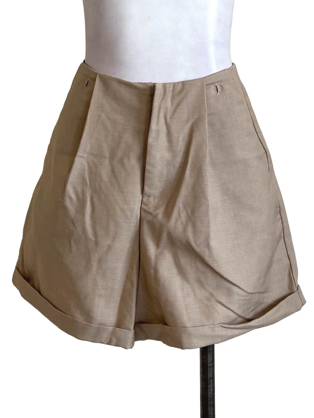 Oat Pleated Cuffed Shorts