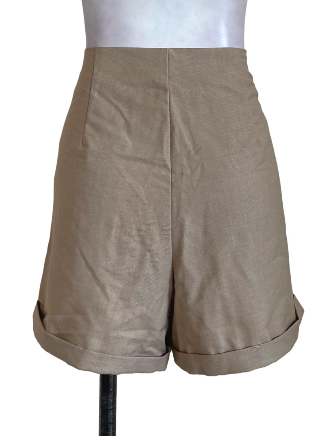 Oat Pleated Cuffed Shorts