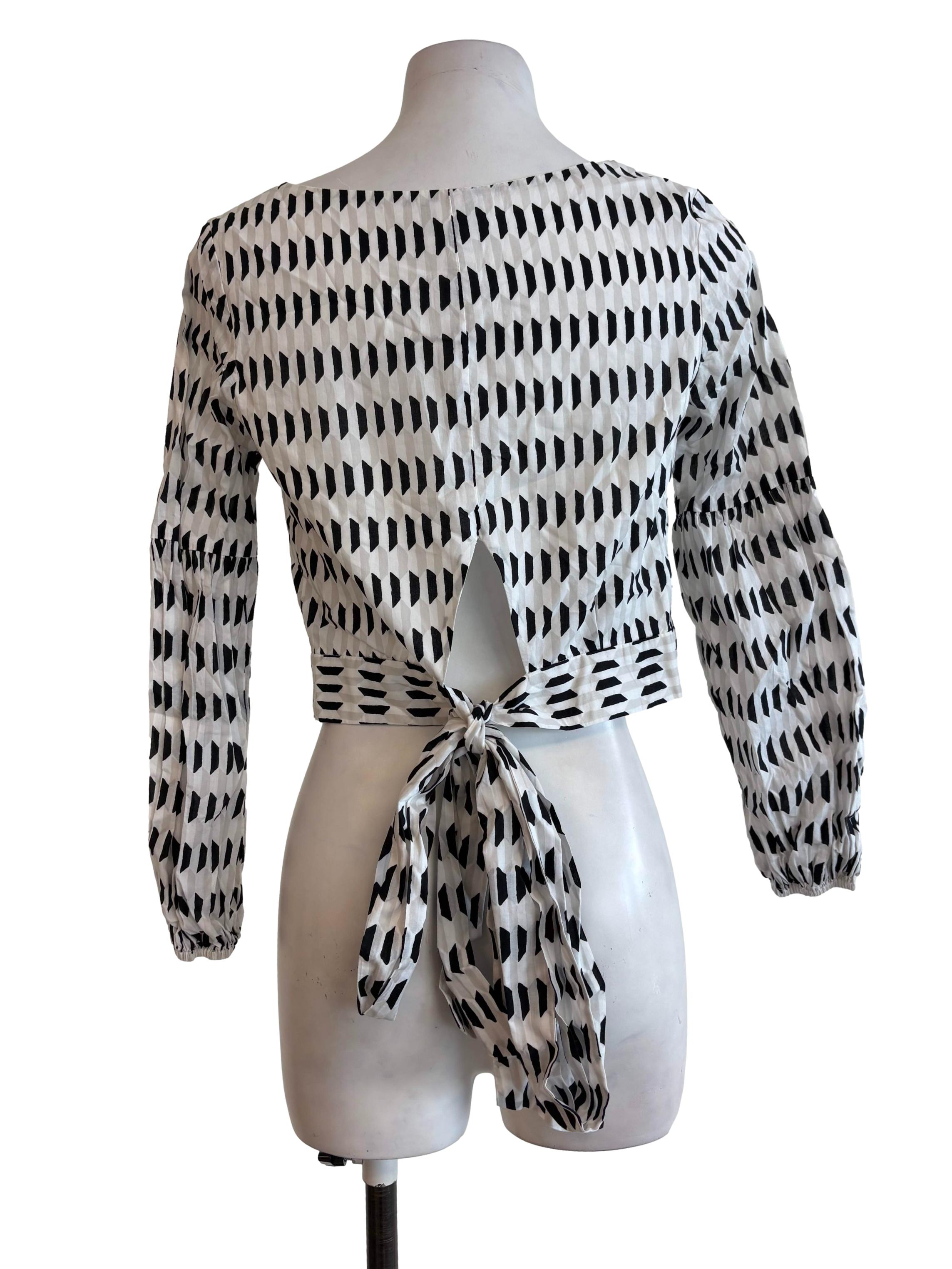 Black White Geometric Pattern Long Sleeves Crop Top