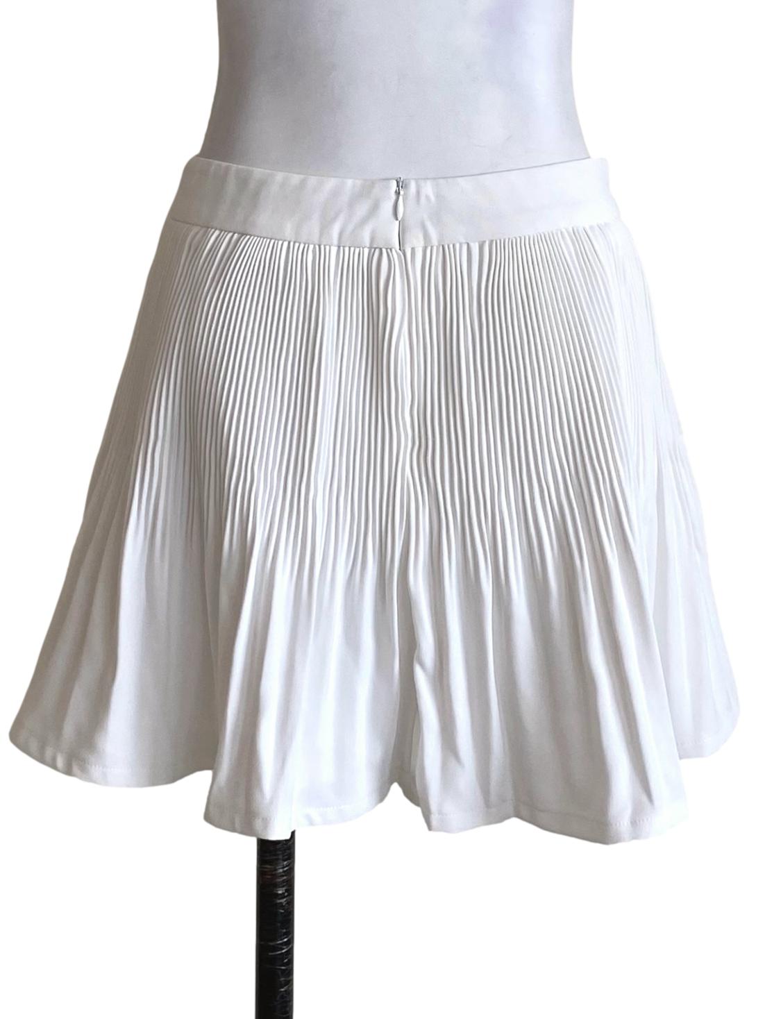 Daisy White Half Waist Pleat Skorts