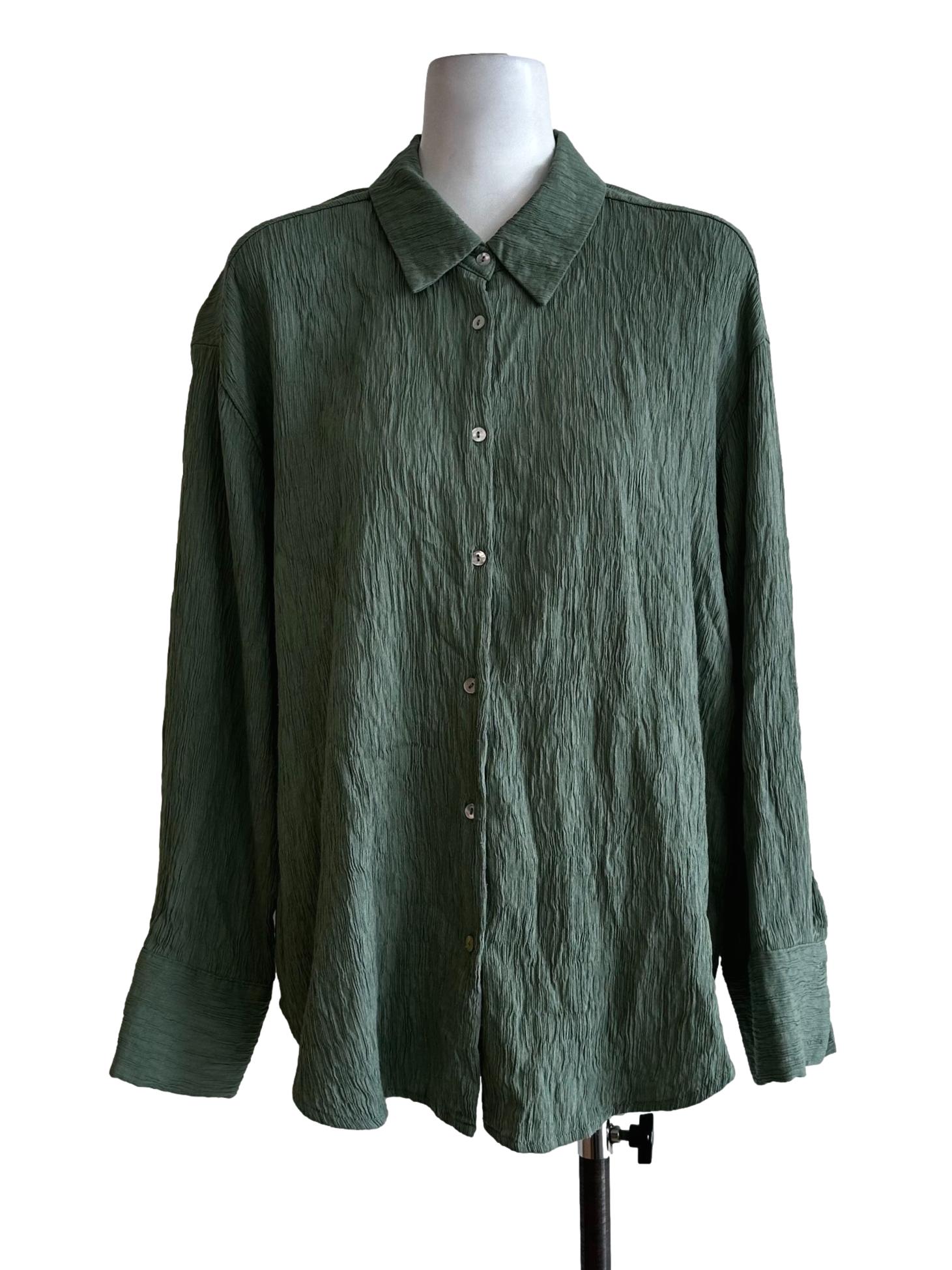 Fern Green Textured Pattern Collar Button Blouse