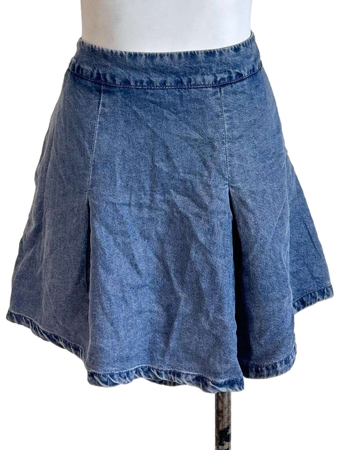 Mid Blue Wash Pleated Denim Shorts