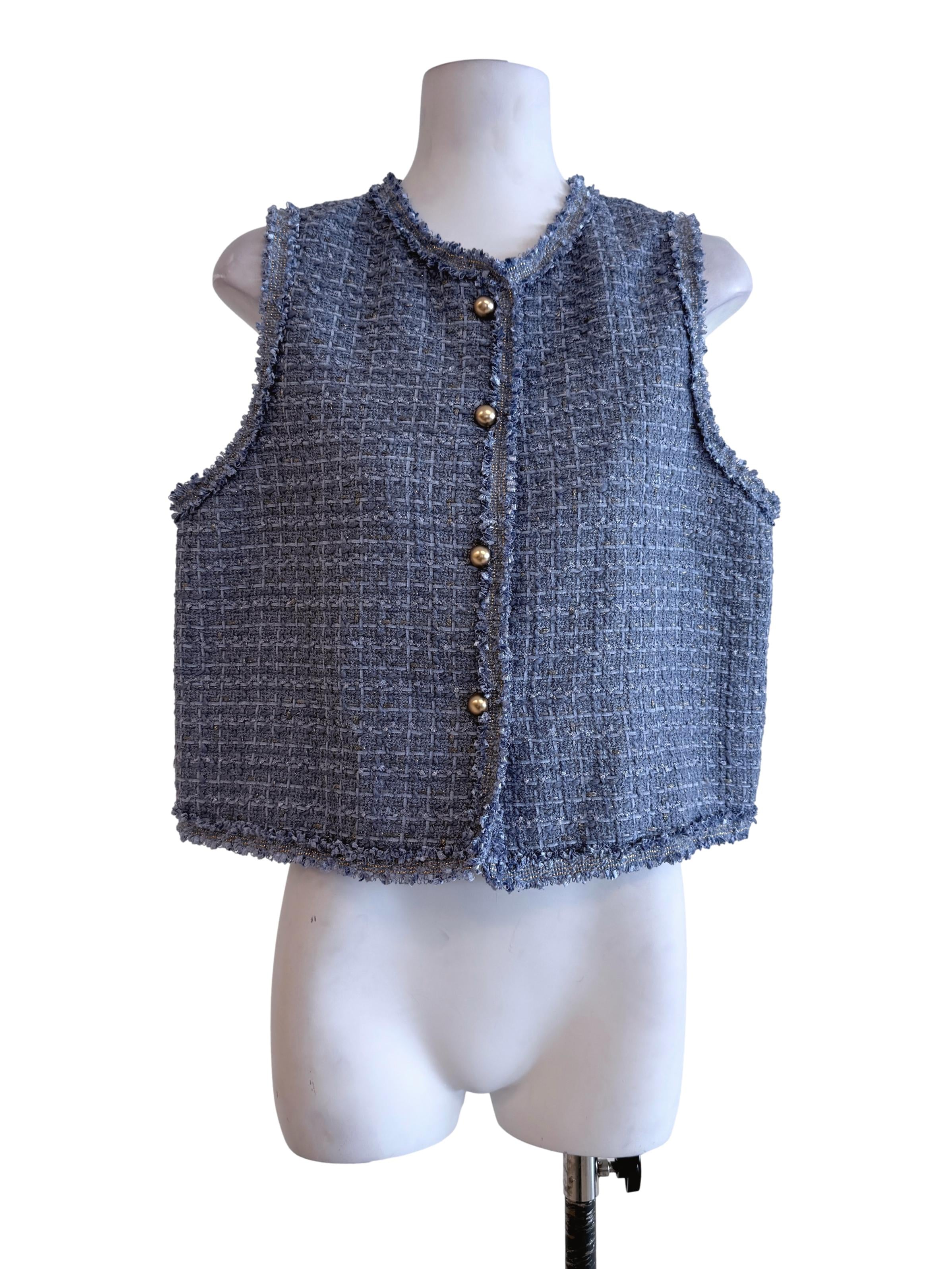 Light Blue Textured Knit Sleeveless Vest LB