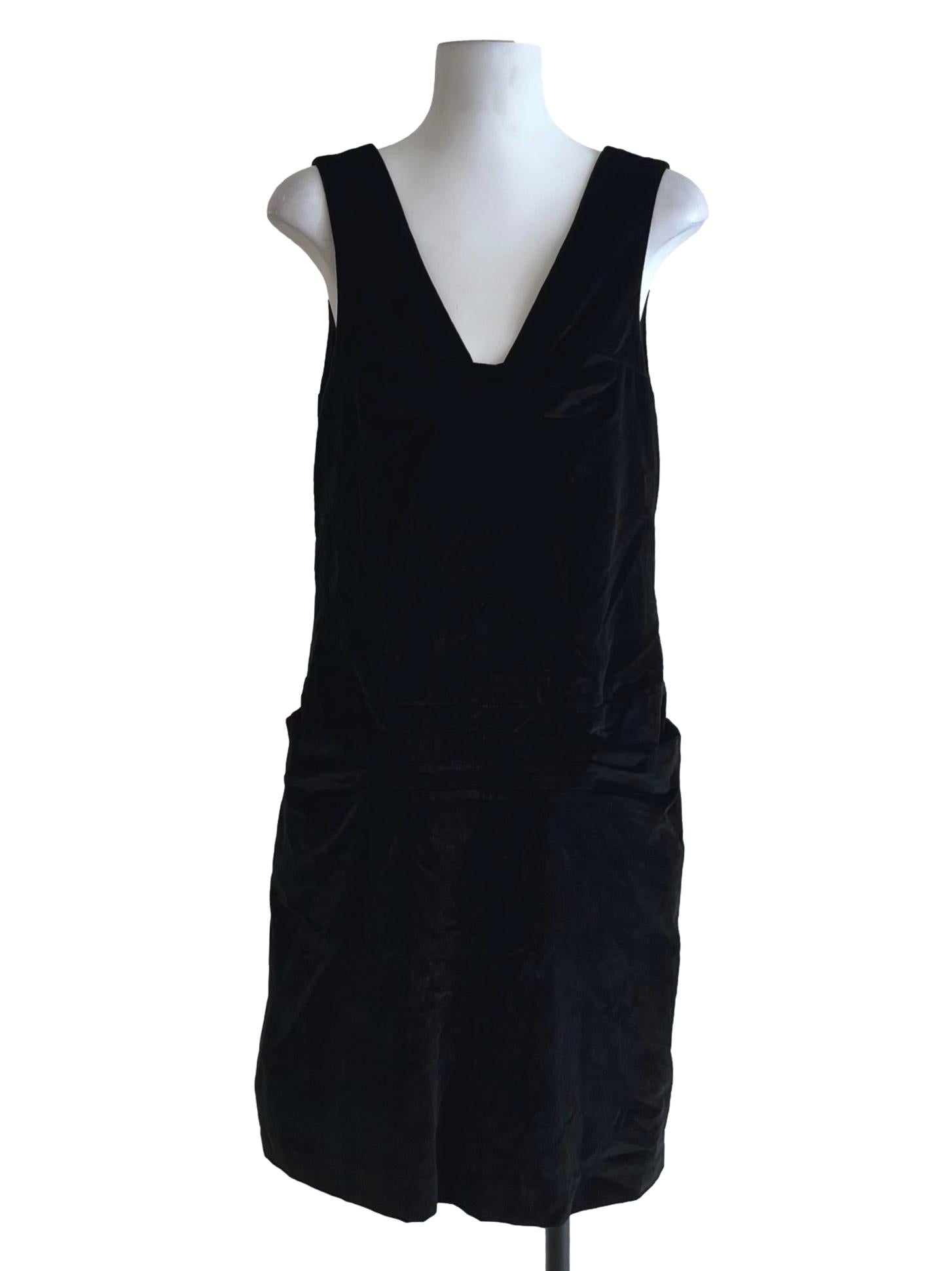Black V-Neckline Sheath Dress