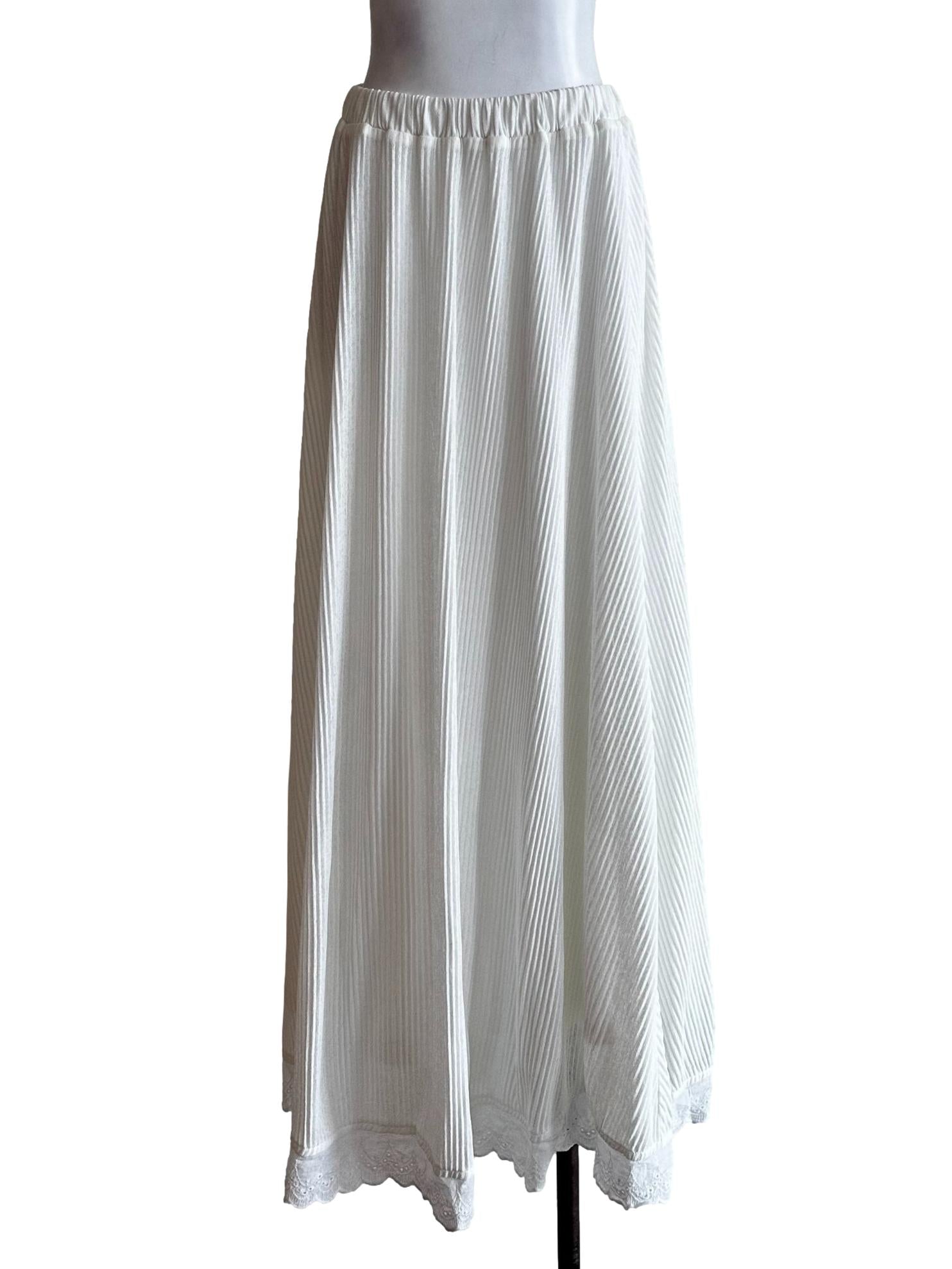 Daisy White Pleated Patterm Skirt