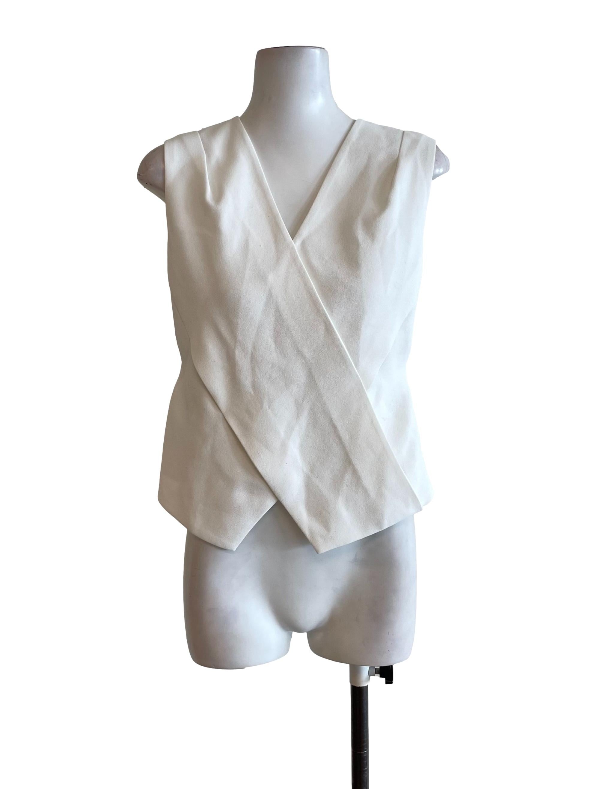 White V Neck Fit Top