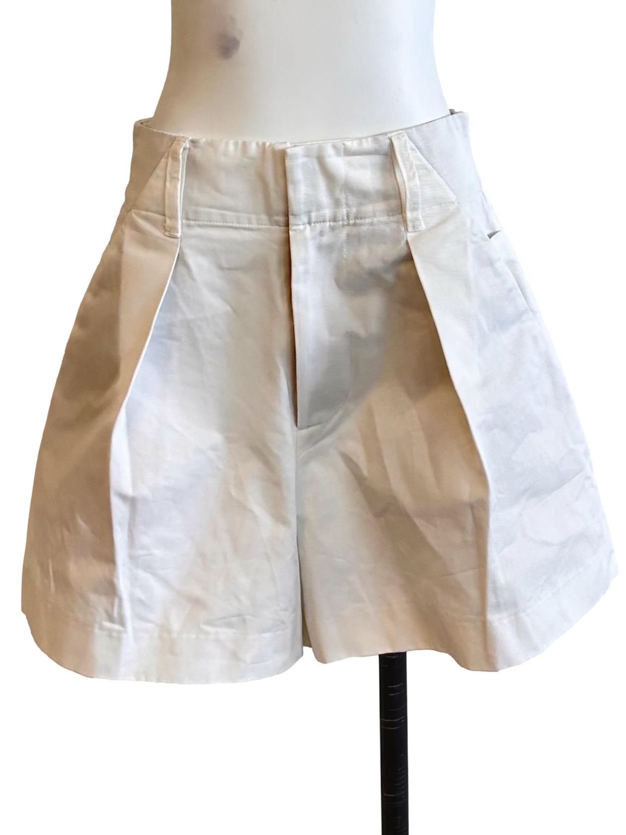 White Pleated Wide Shorts LB