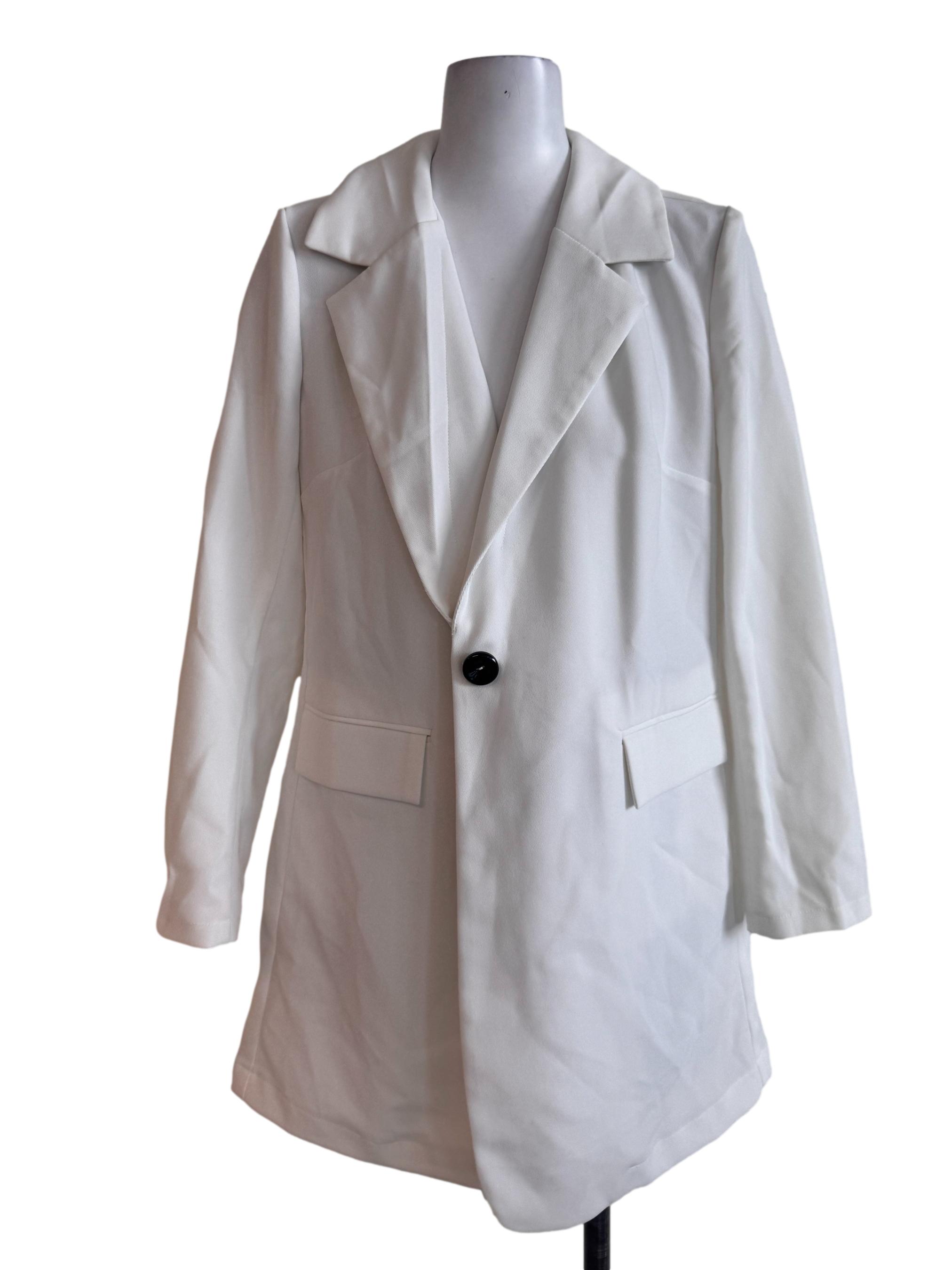 White Buttoned Blazer