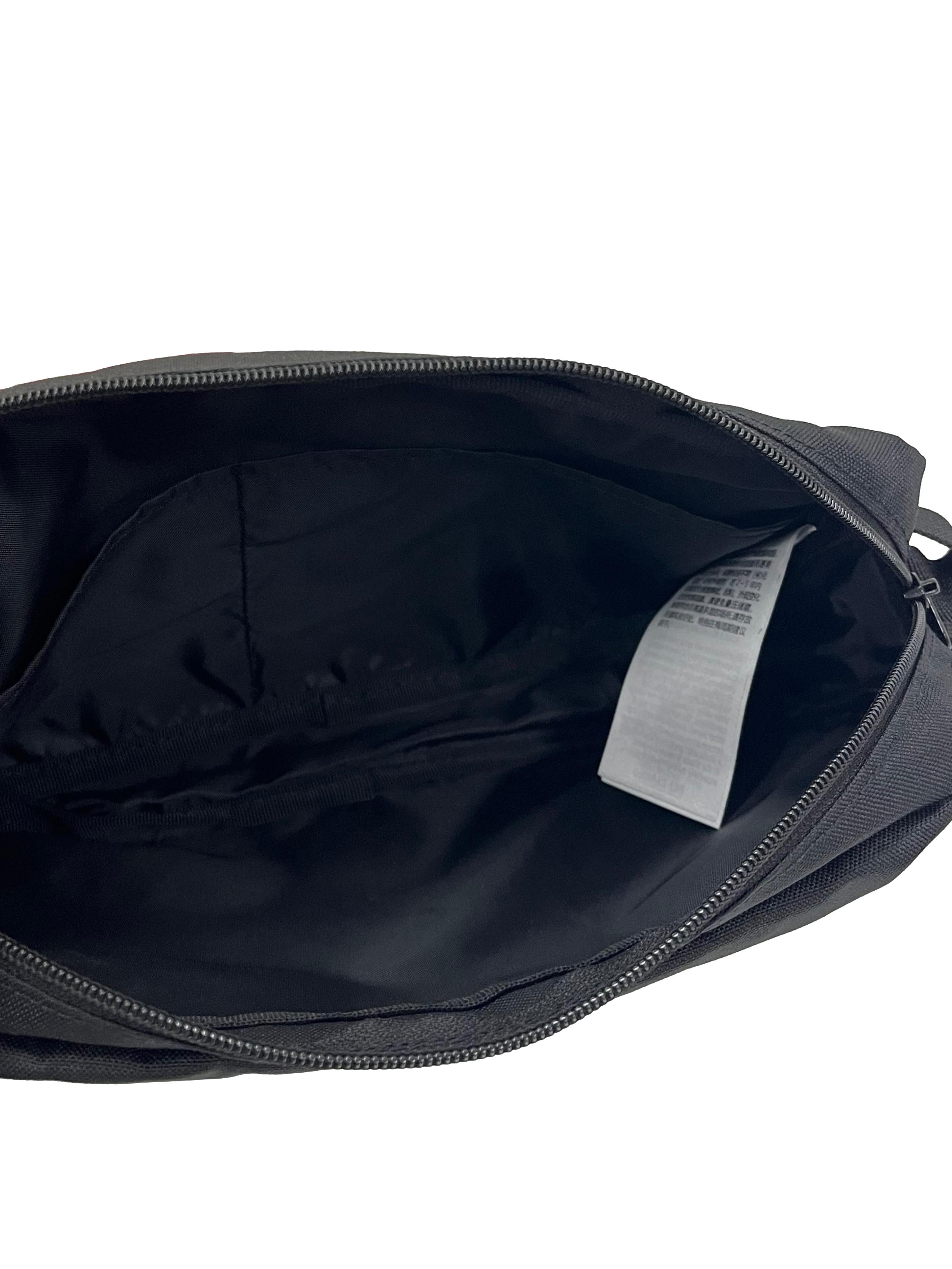 Black Water Repellent Shoulder Bag With Back Pocket