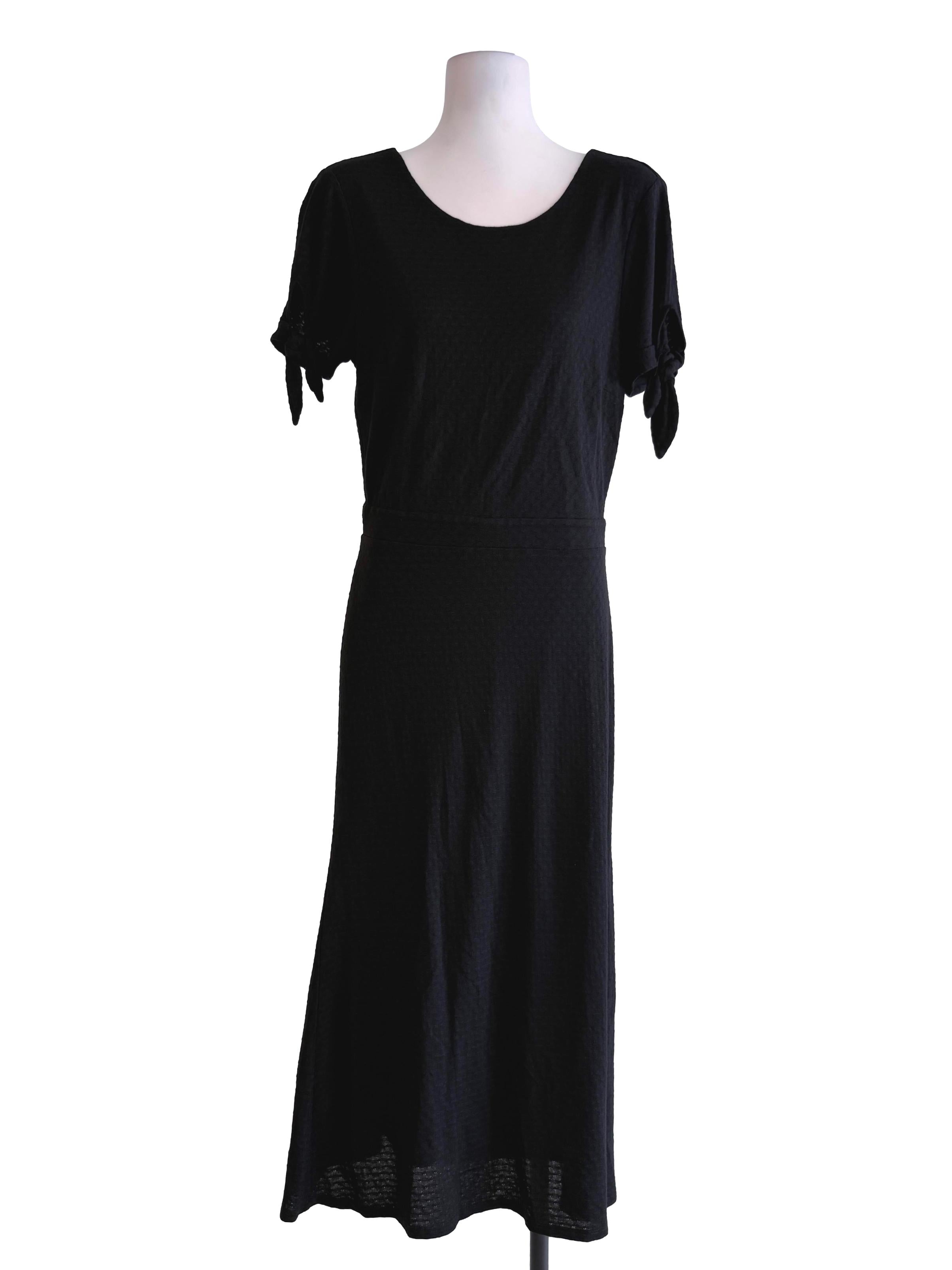 Black Plain Textured Maxi Dress