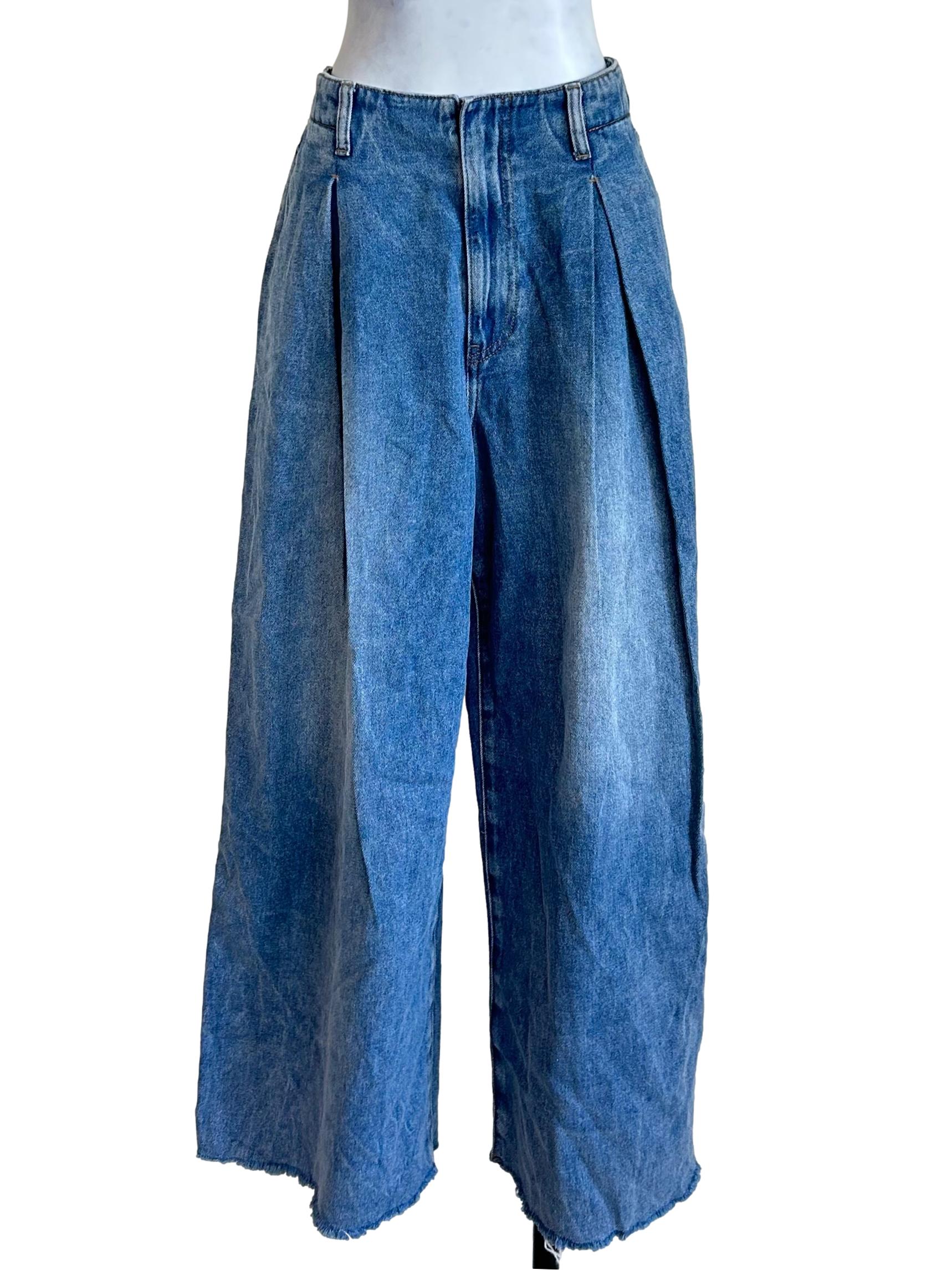 Medium Blue Pleated Wide Jeans