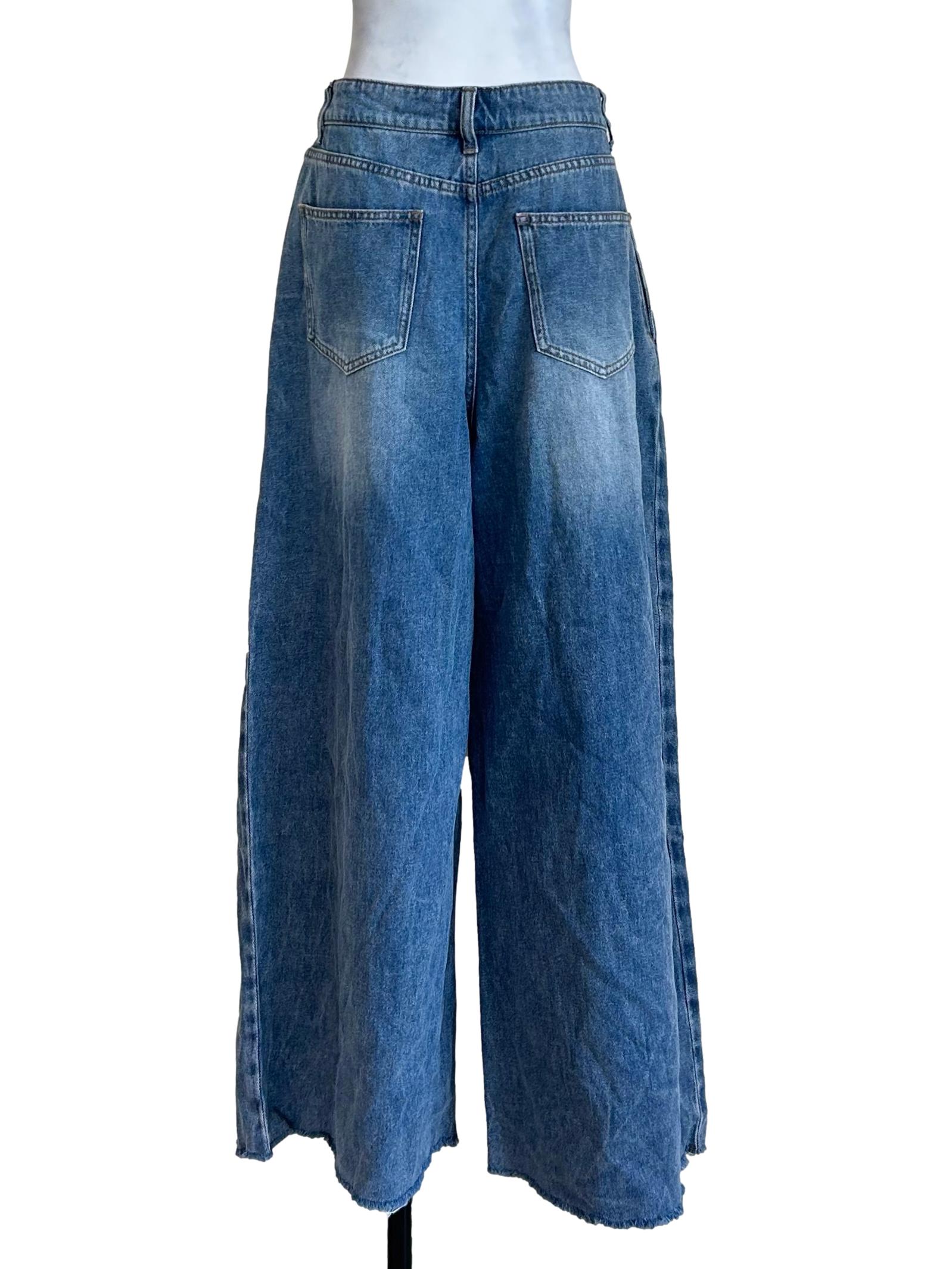 Medium Blue Pleated Wide Jeans