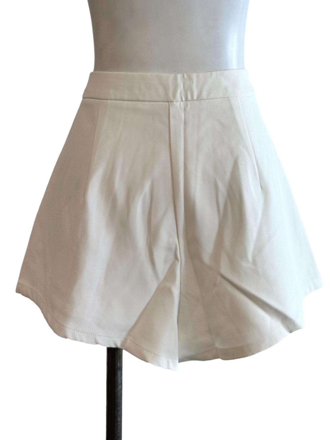 White Plain Short