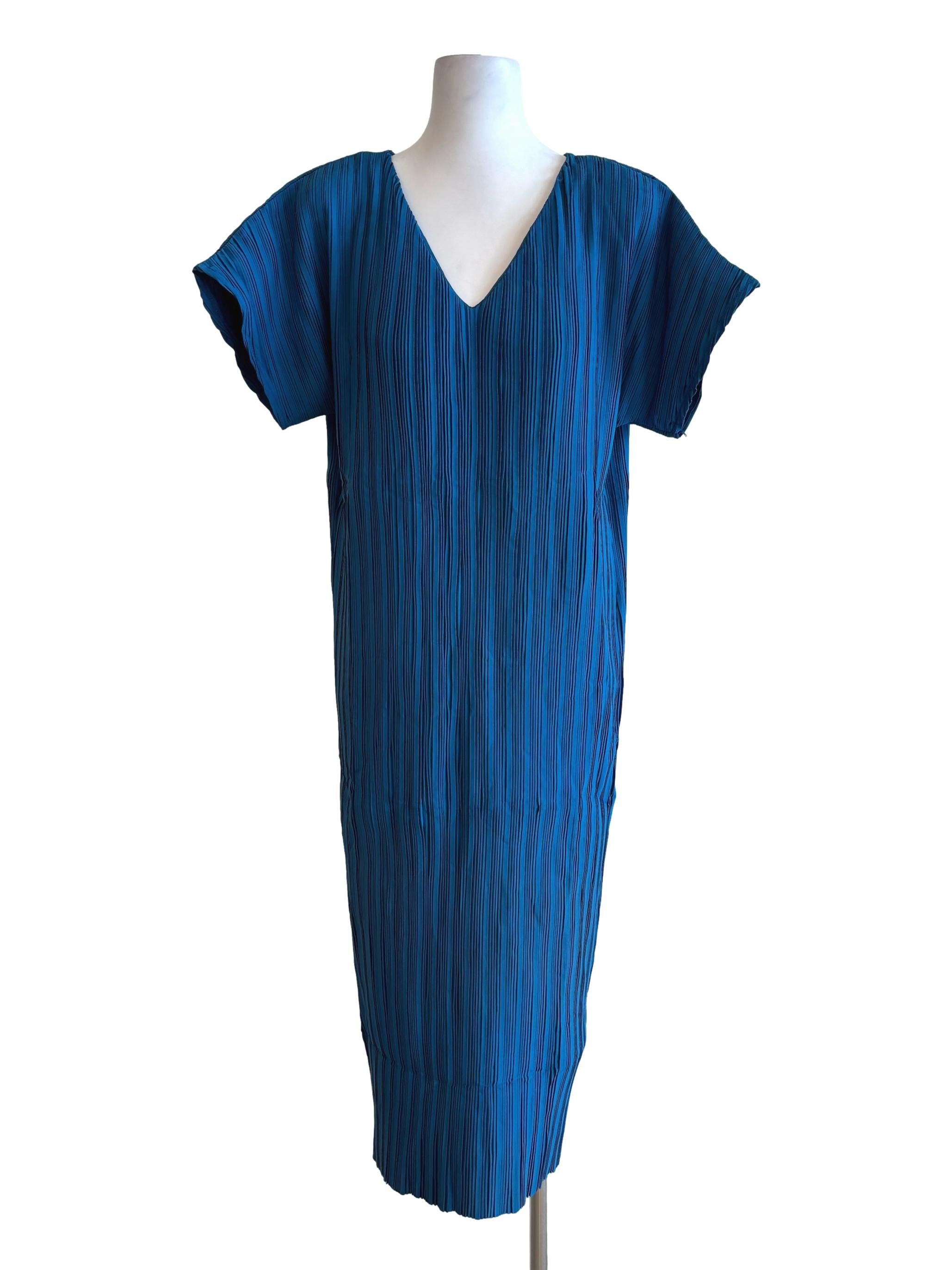 Lapic Blue Sleeveless Accordion Dress