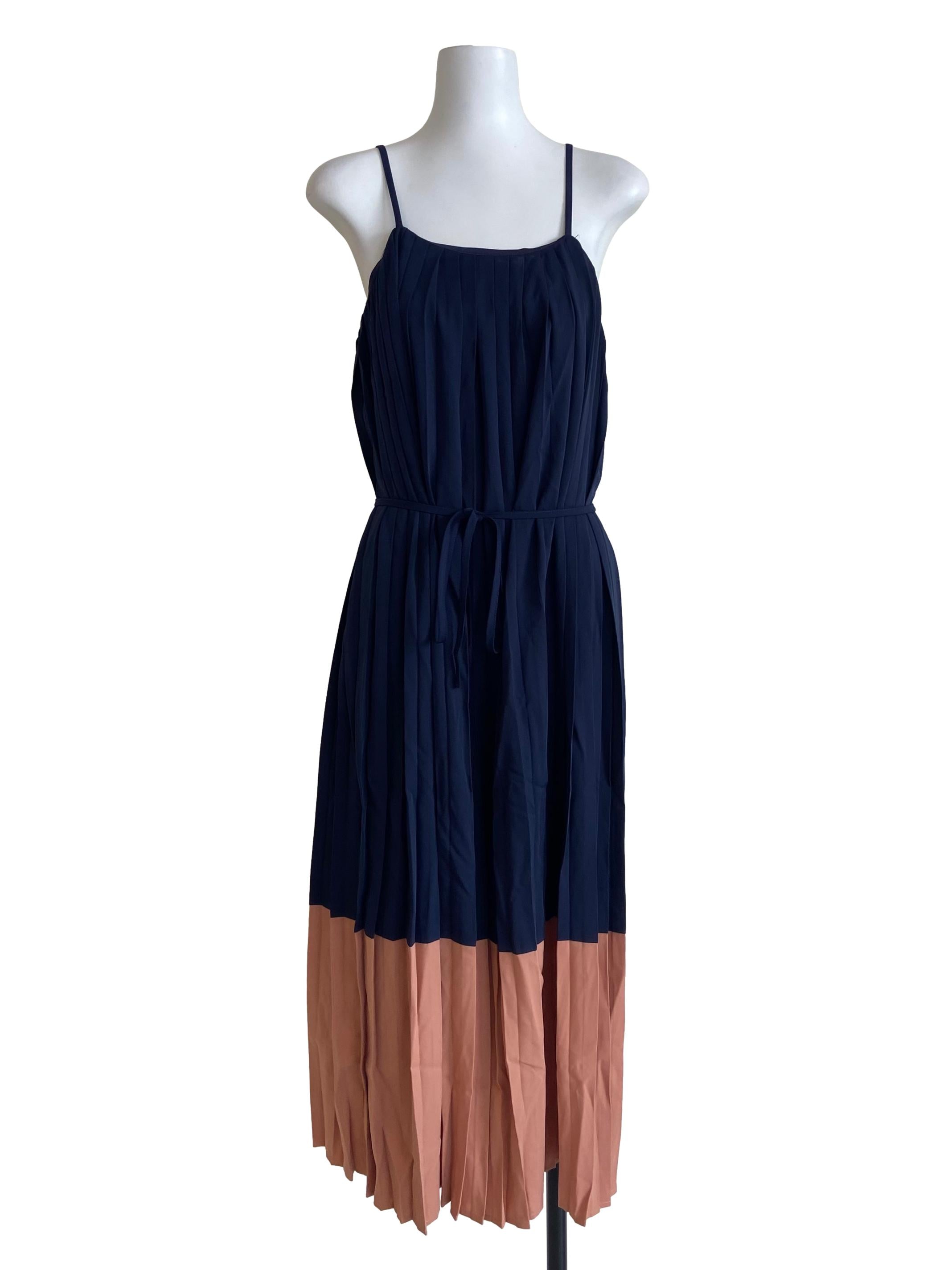 Navy Blue Sleeveless Pleated Dress