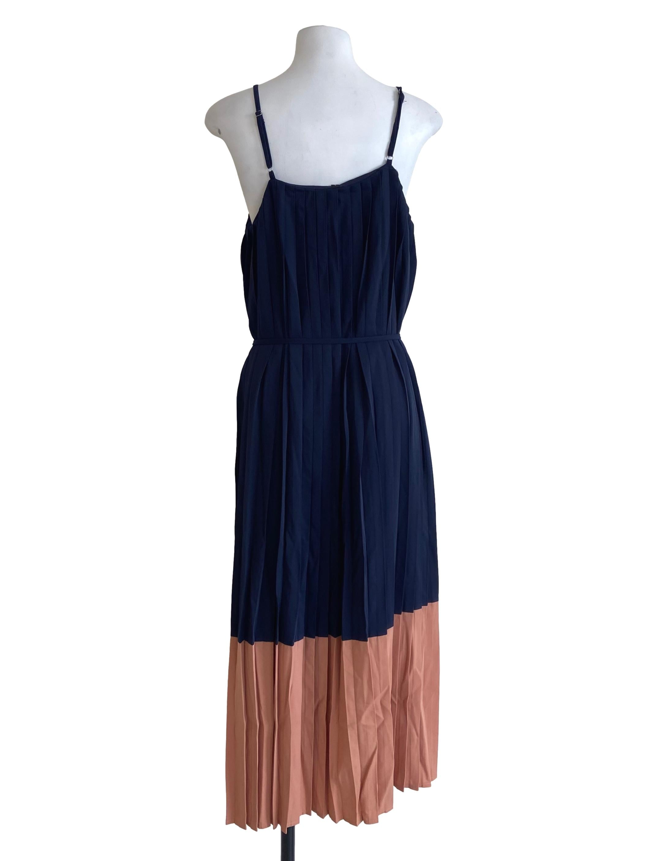 Navy Blue Sleeveless Pleated Dress