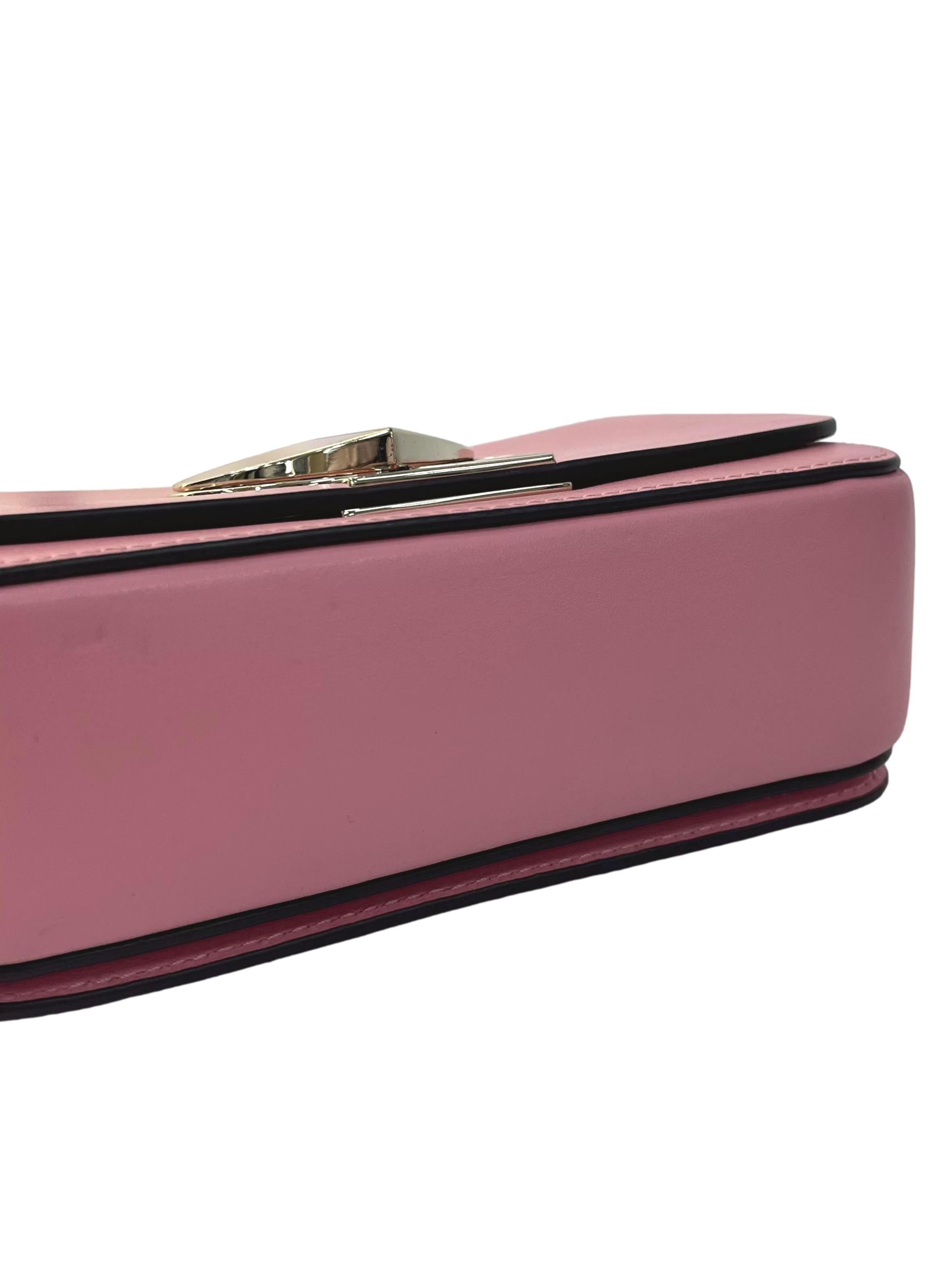 Pink Leather Nicola Twistlock Shoulder Bag CSN