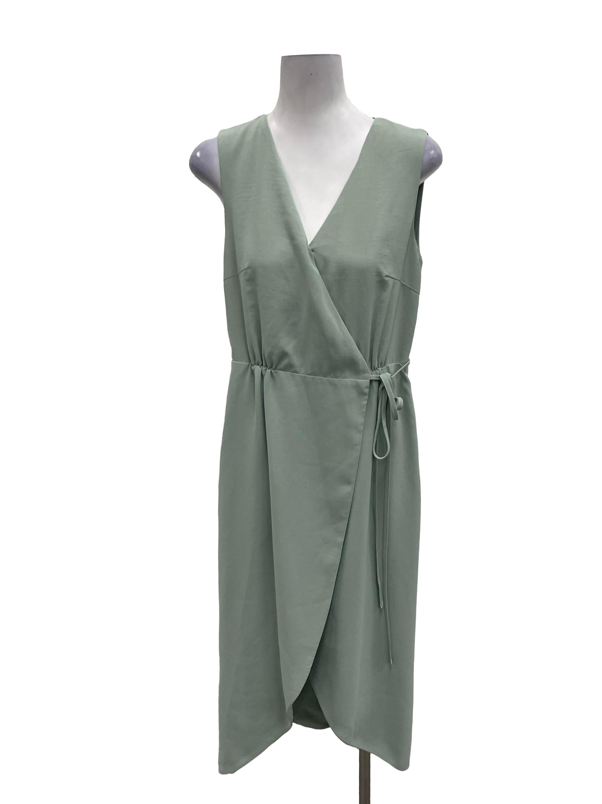 Green V-Neck Sleeveless Maxi Dress