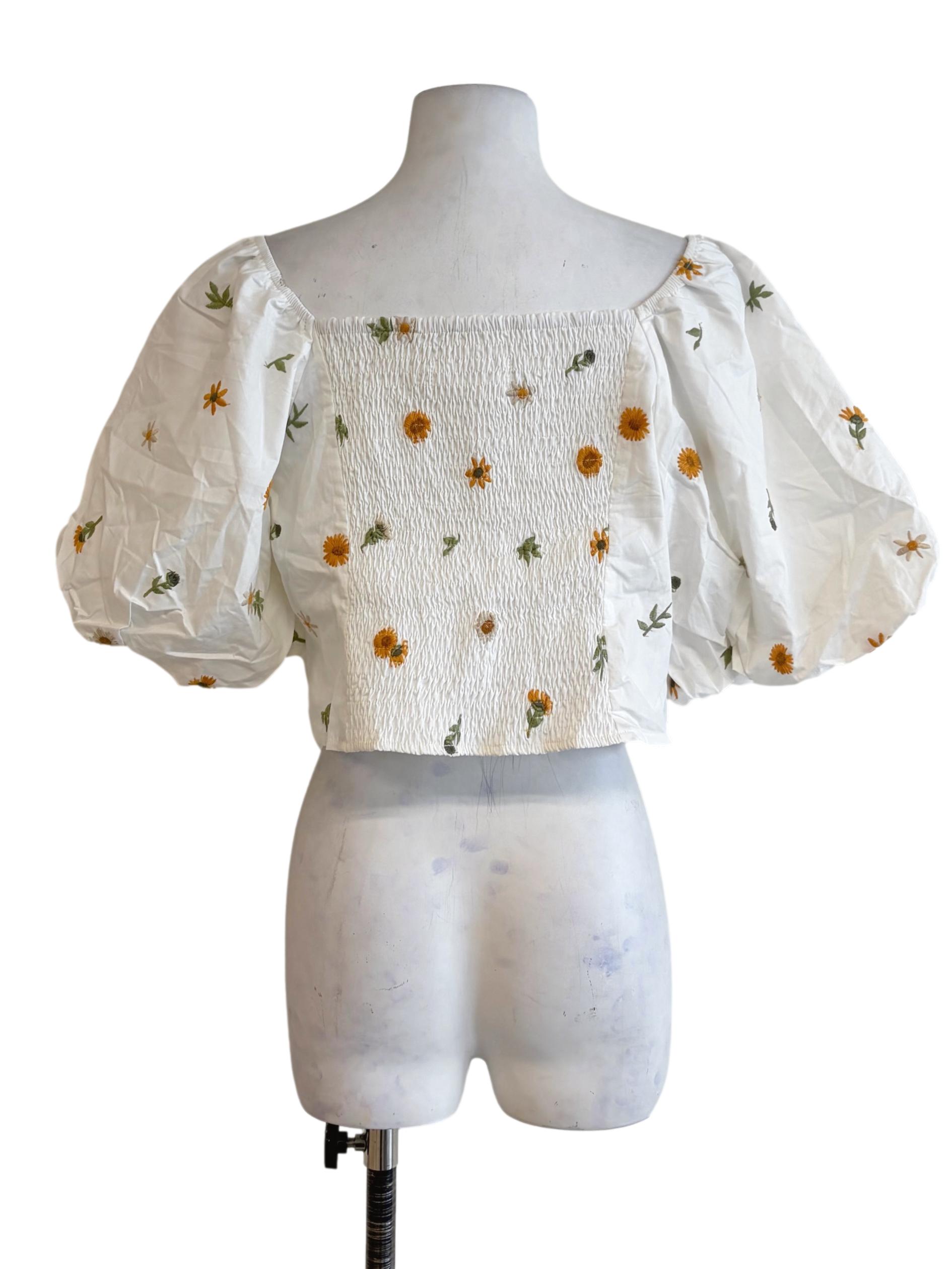 Ivory White Floral Embroidery Puff Sleeve Crop Top