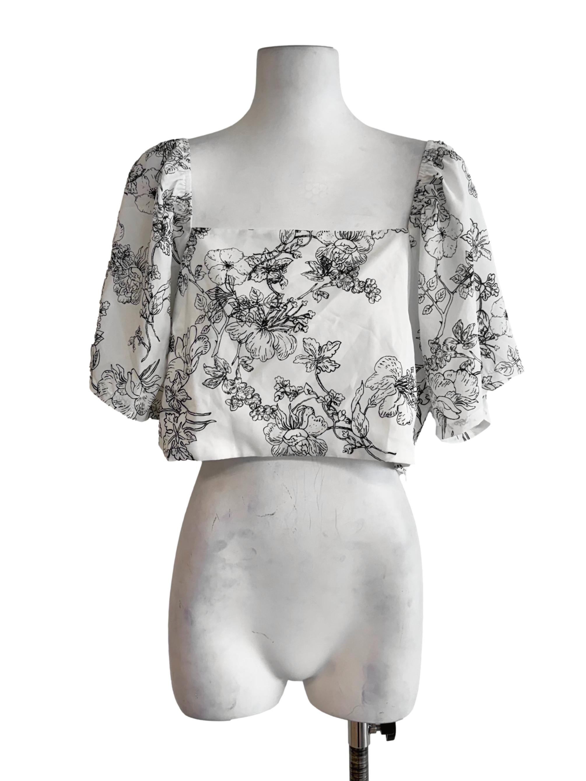 Snow White Blue Floral Motive Printed Flare Sleeve Crop Top