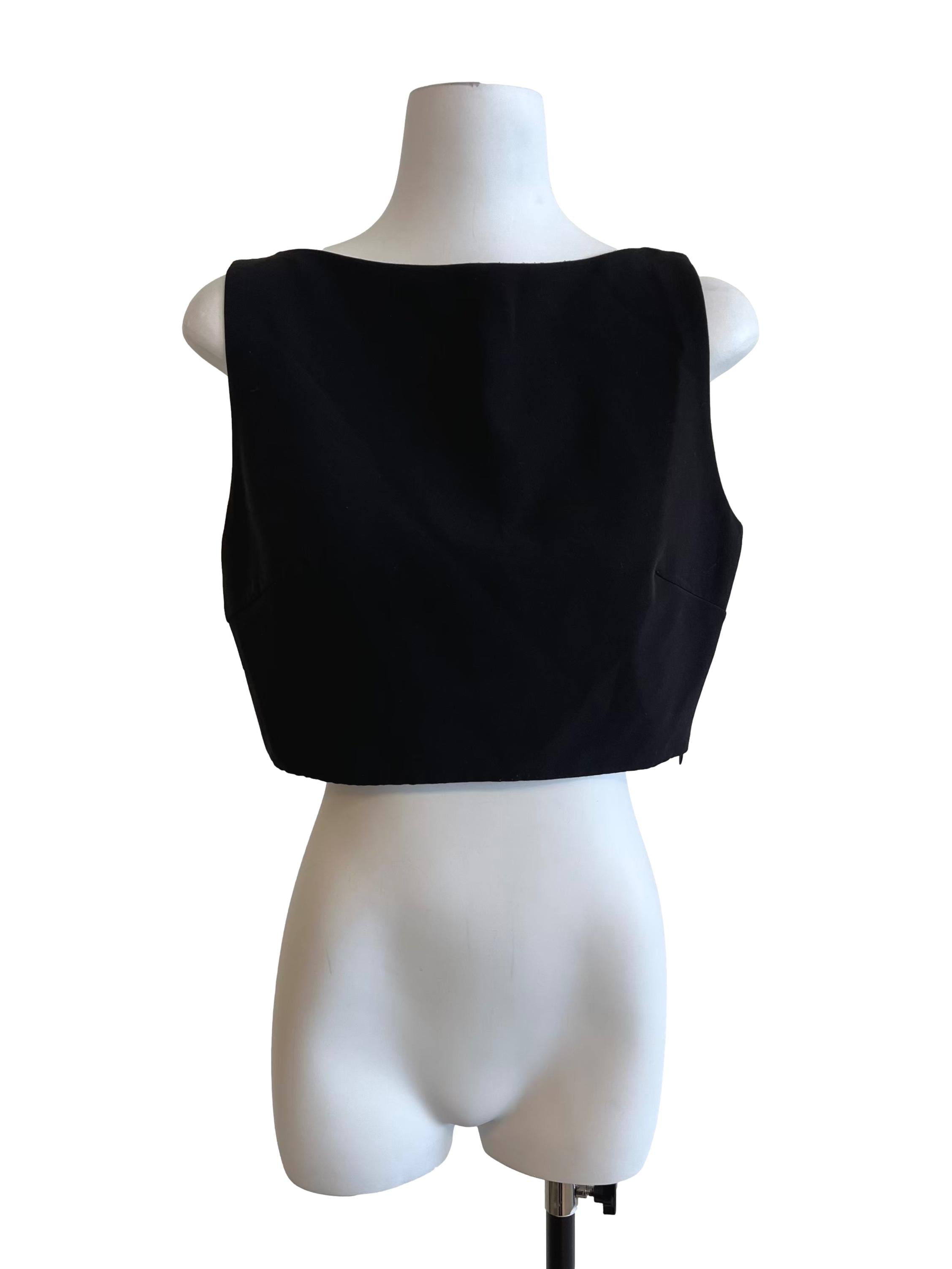Black Round Neck Cropped Top