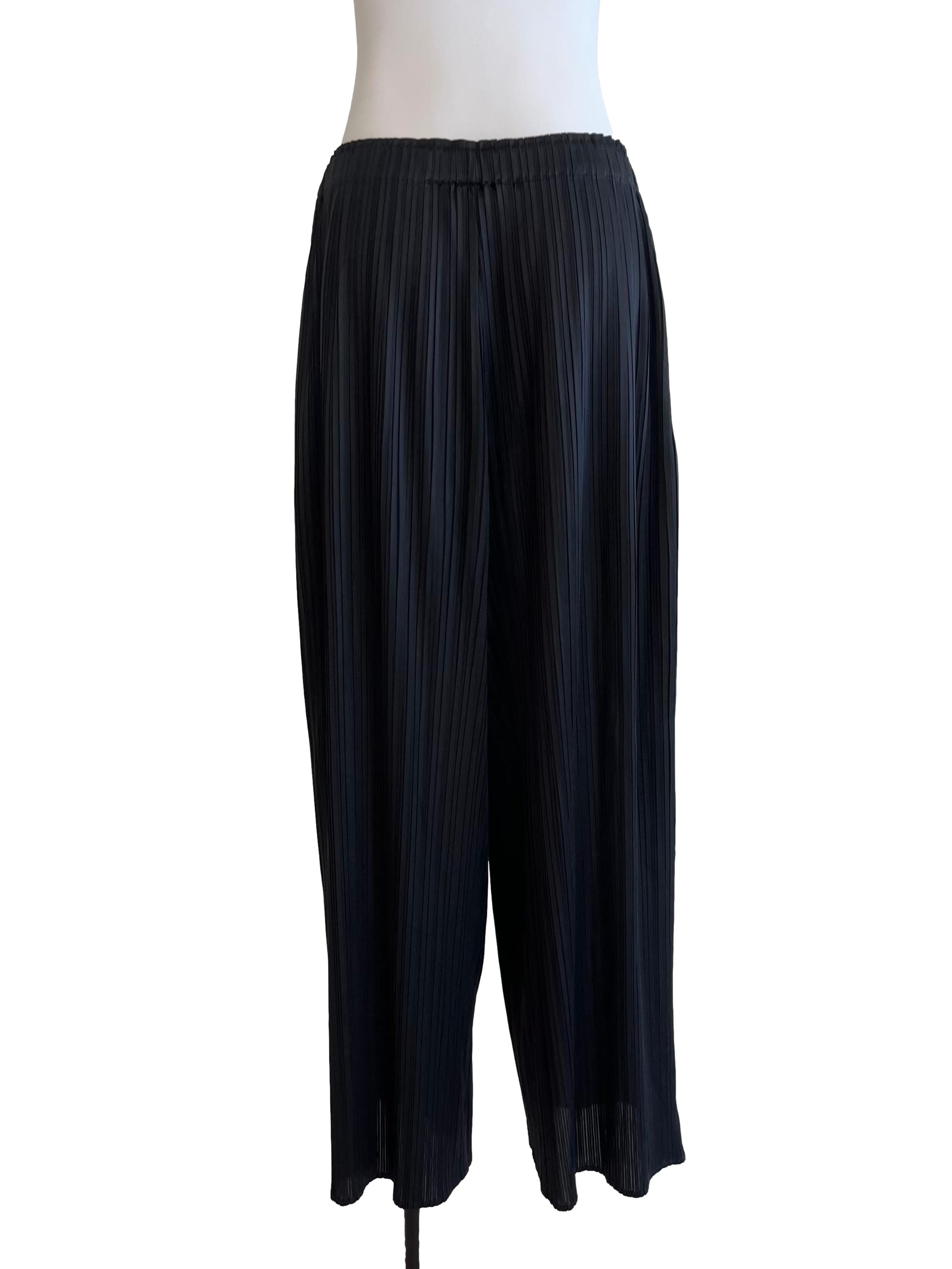 Black Pleated Trousers