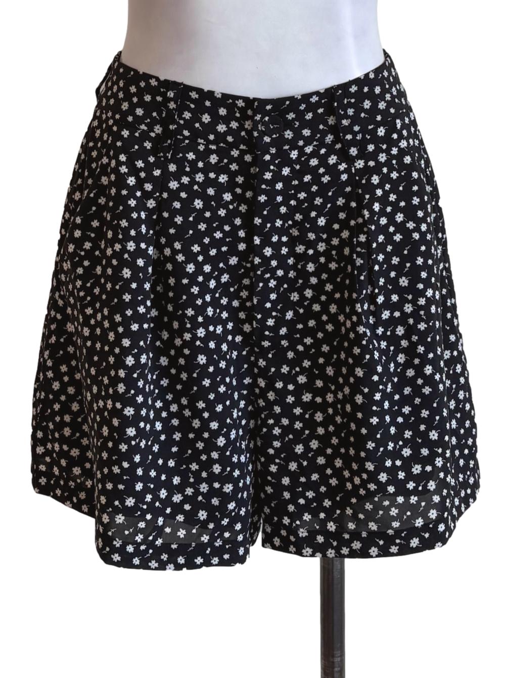 Black Floral Pleated Shorts TCL