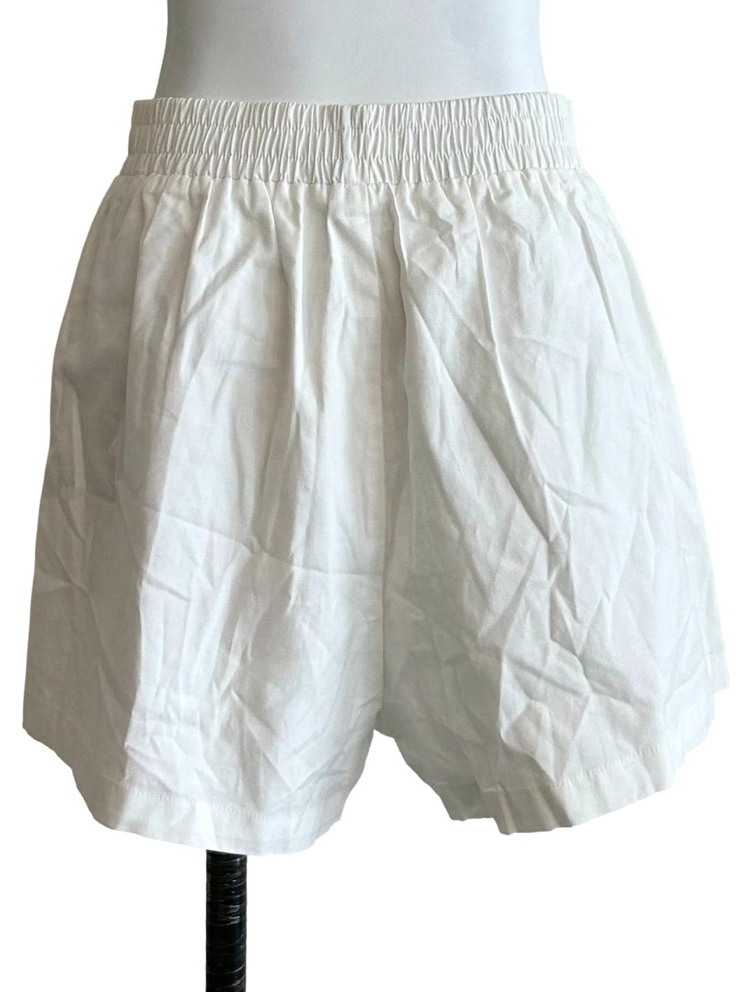White Casual Elastic Waist Shorts