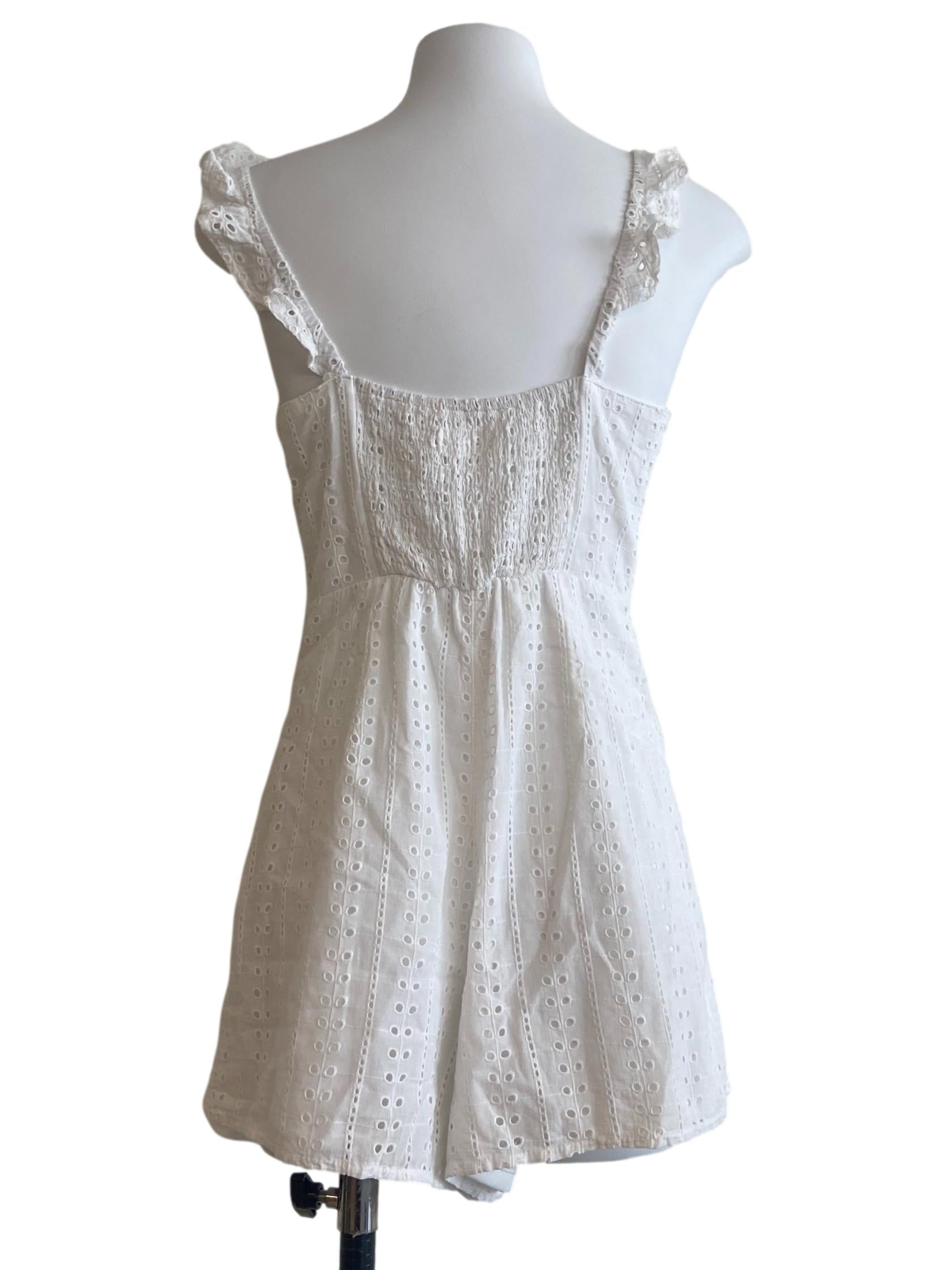 White Sleeveless Embroidery Romper
