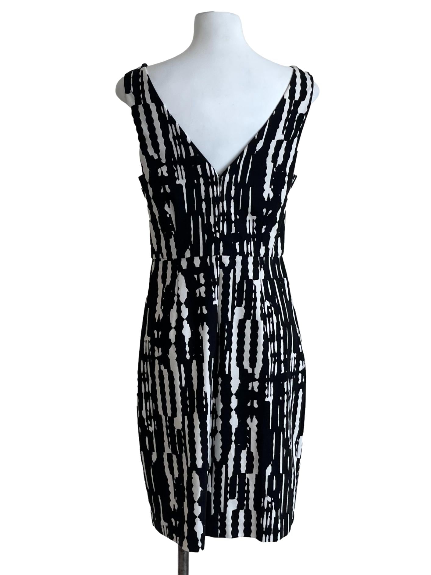 Black Pattern V-Neckline Sheath Dress