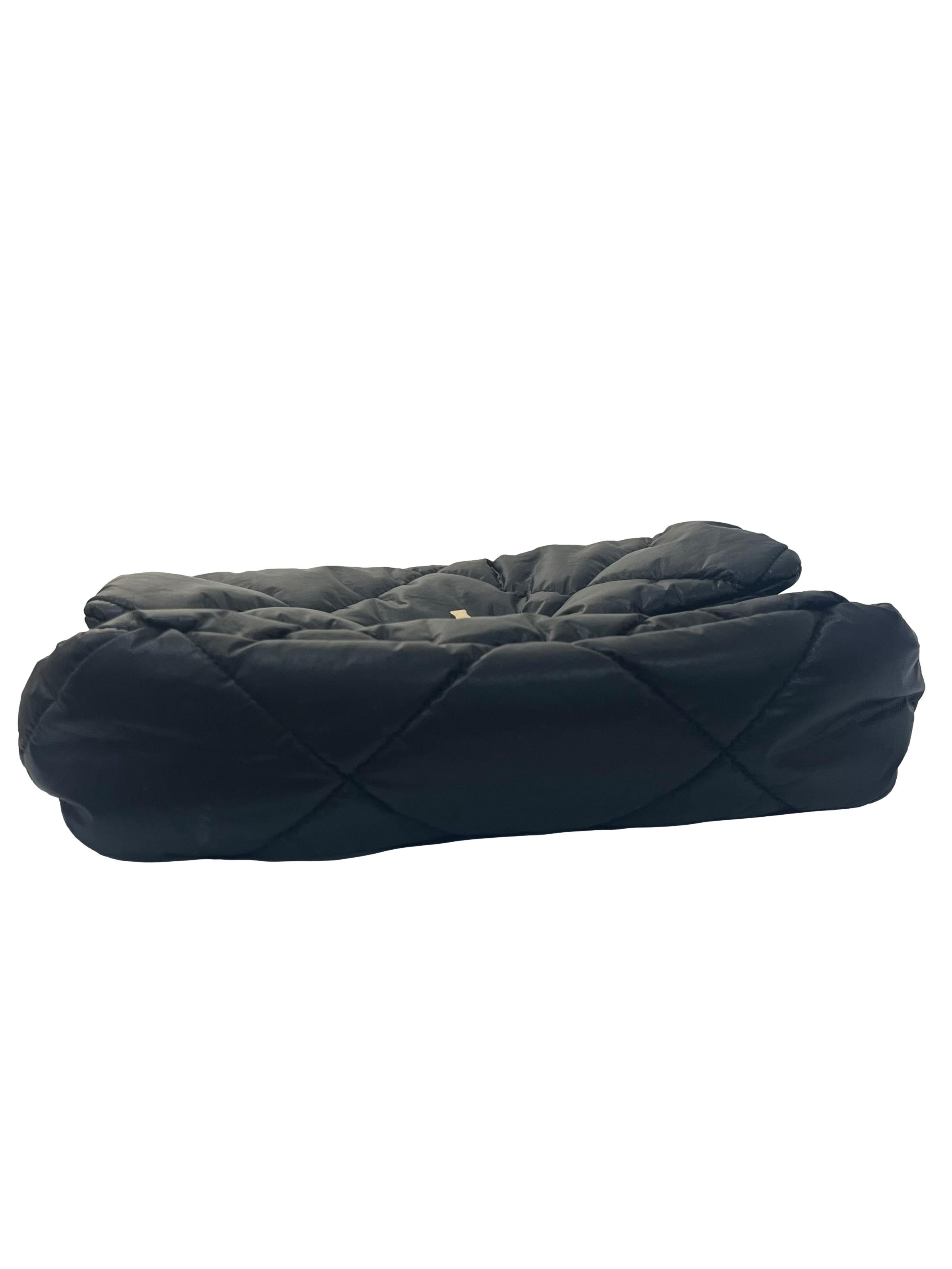 Black Puffy Quilted Shoulder Bag With Gold Chain