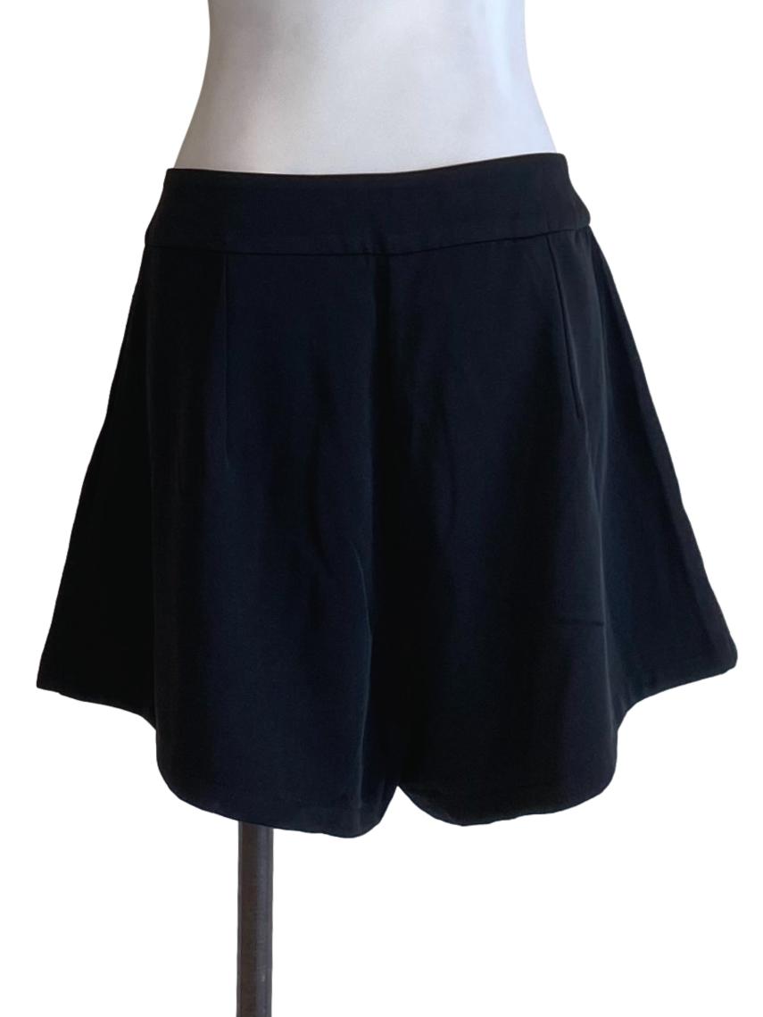 Rich Black Buttoned Waist Regular Shorts