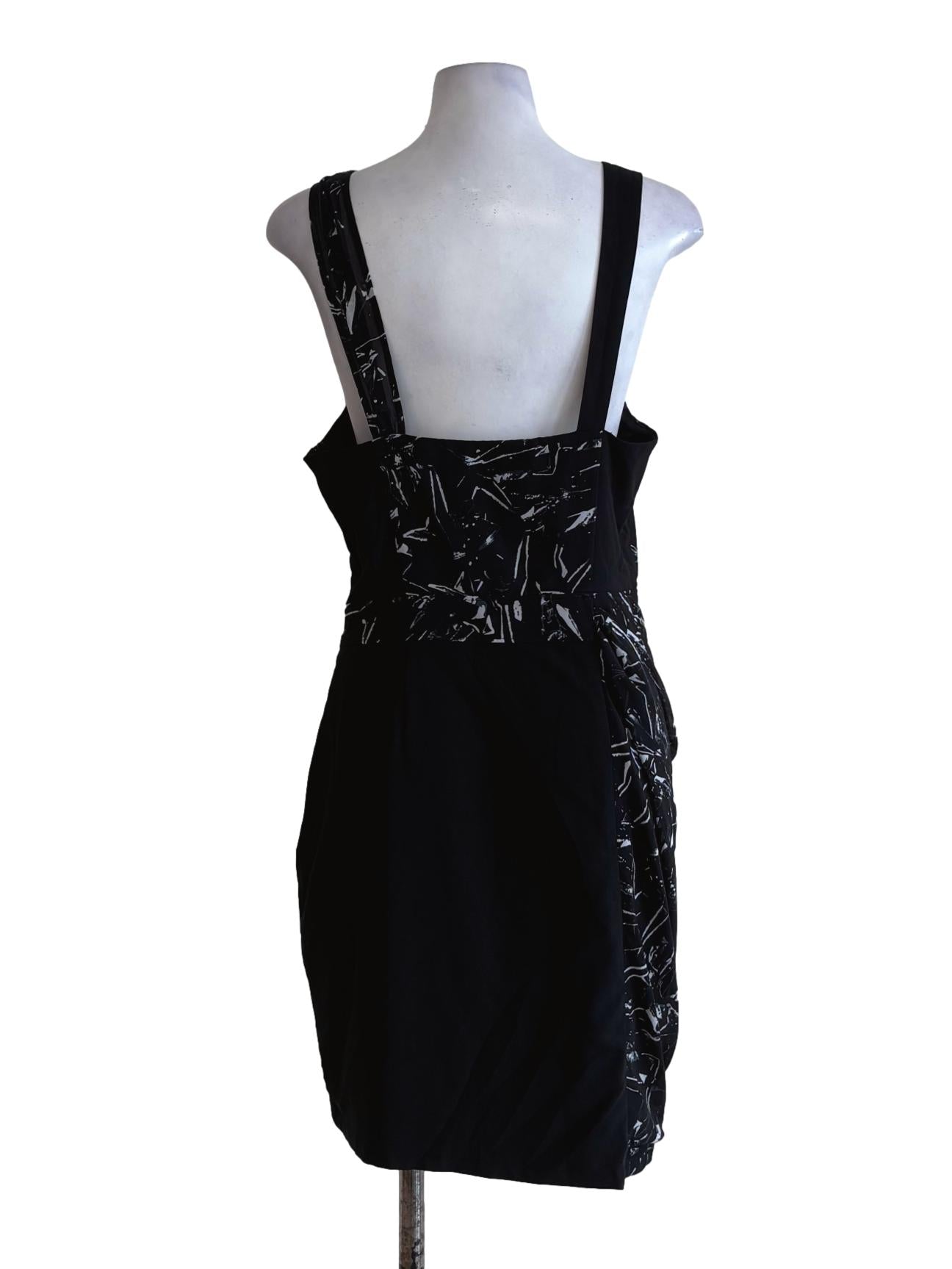 Black Sleeveless Printed Dress