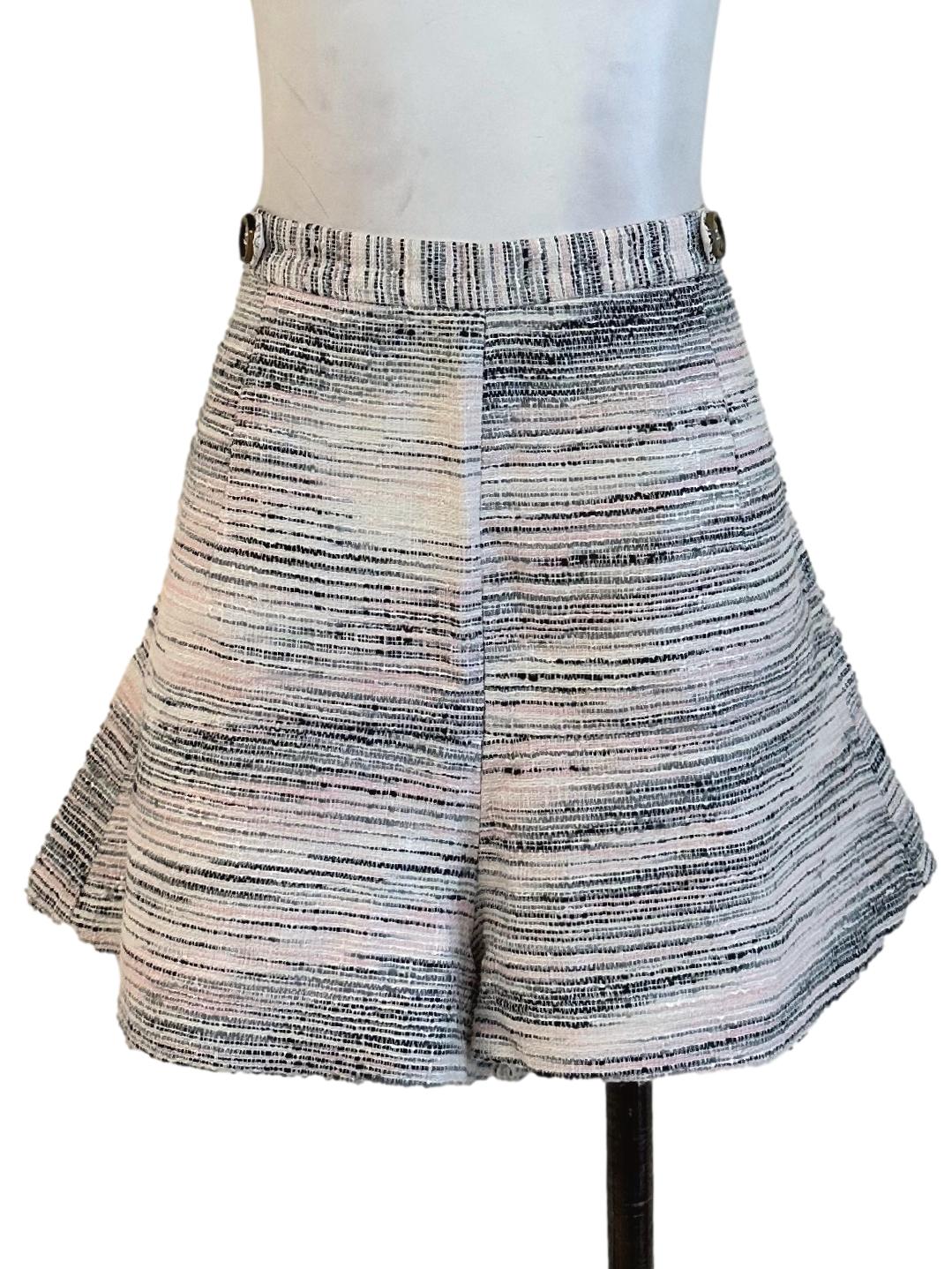 White Tweed Pattern Short LB