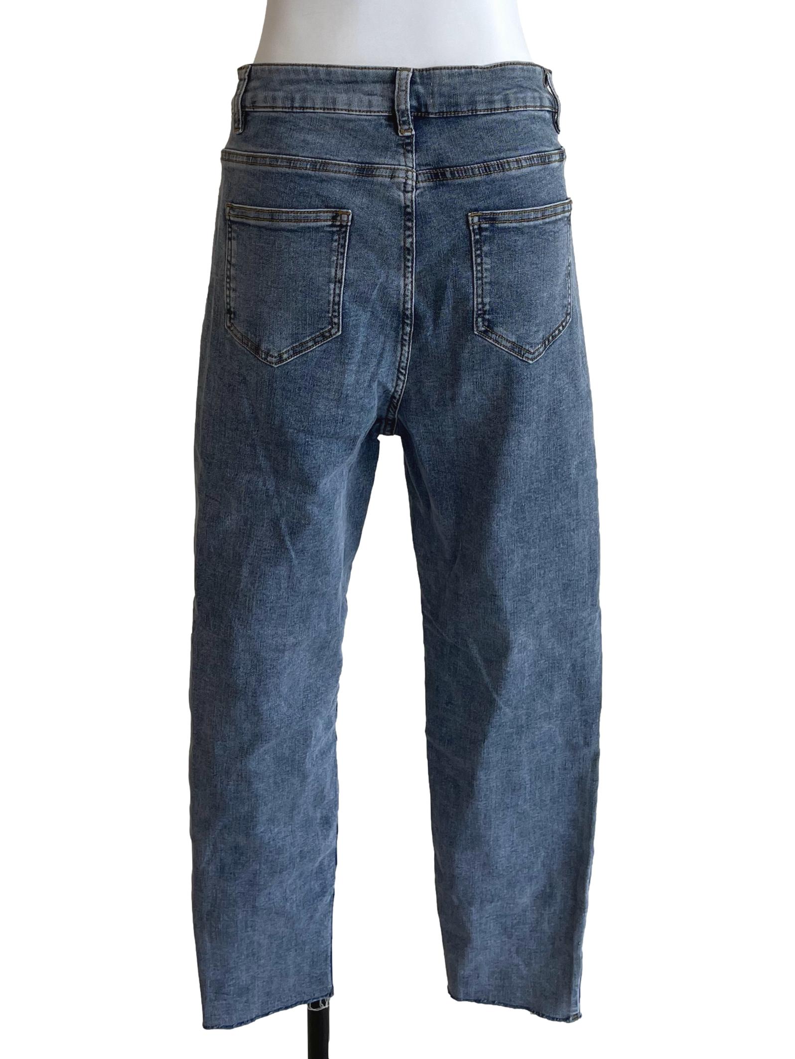 Light Wash Distressed Straight Cut Jeans